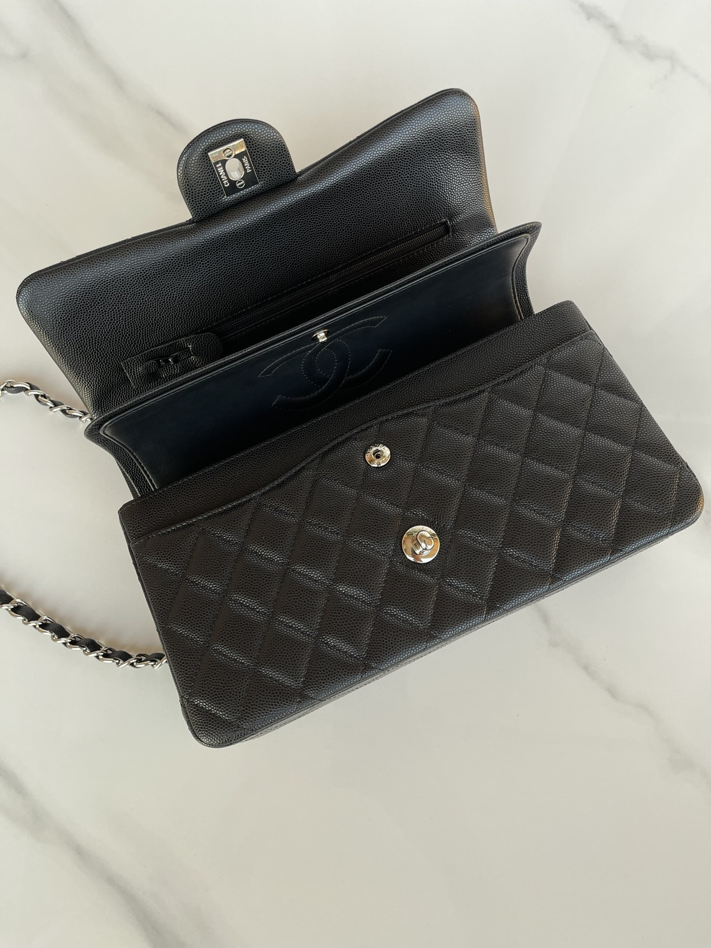 CHANEL CLASSIC HANDBAG GRAINED CALFSKIN 6 × 9.9 × 2.5 in