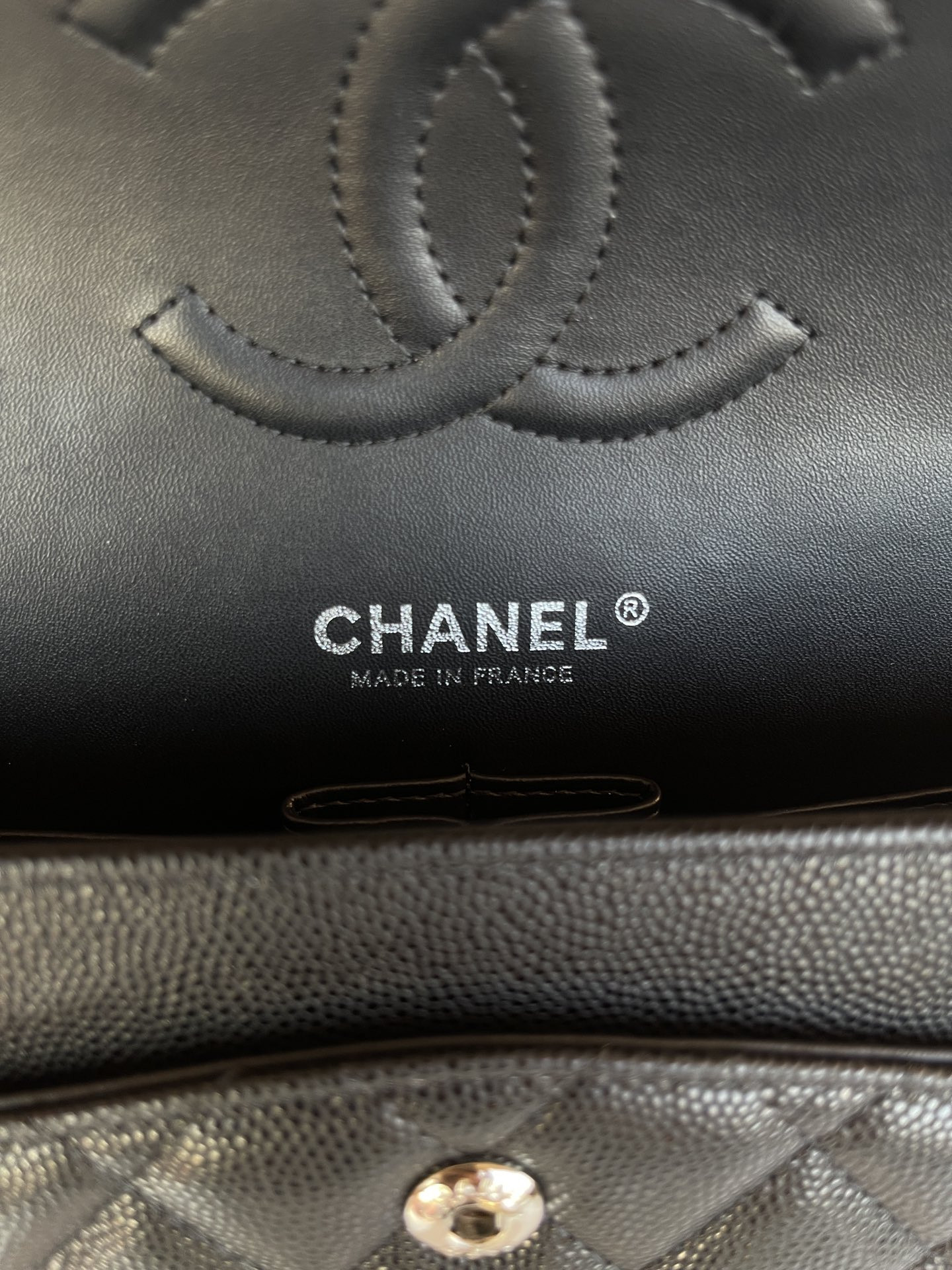 CHANEL CLASSIC HANDBAG GRAINED CALFSKIN 6 × 9.9 × 2.5 in
