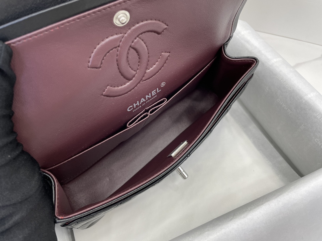 CHANEL SMALL CLASSIC HANDBAG Grained Shiny Calfskin & Silver-Tone Metal Black 5.7 × 9 × 2.3 in