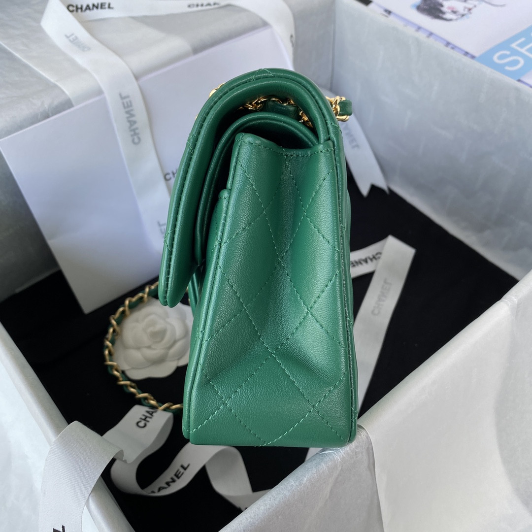 CHANEL SMALL CLASSIC HANDBAG Grained SHINY Calfskin & Gold-Tone Metal Green 5.7 × 9 × 2.3 in