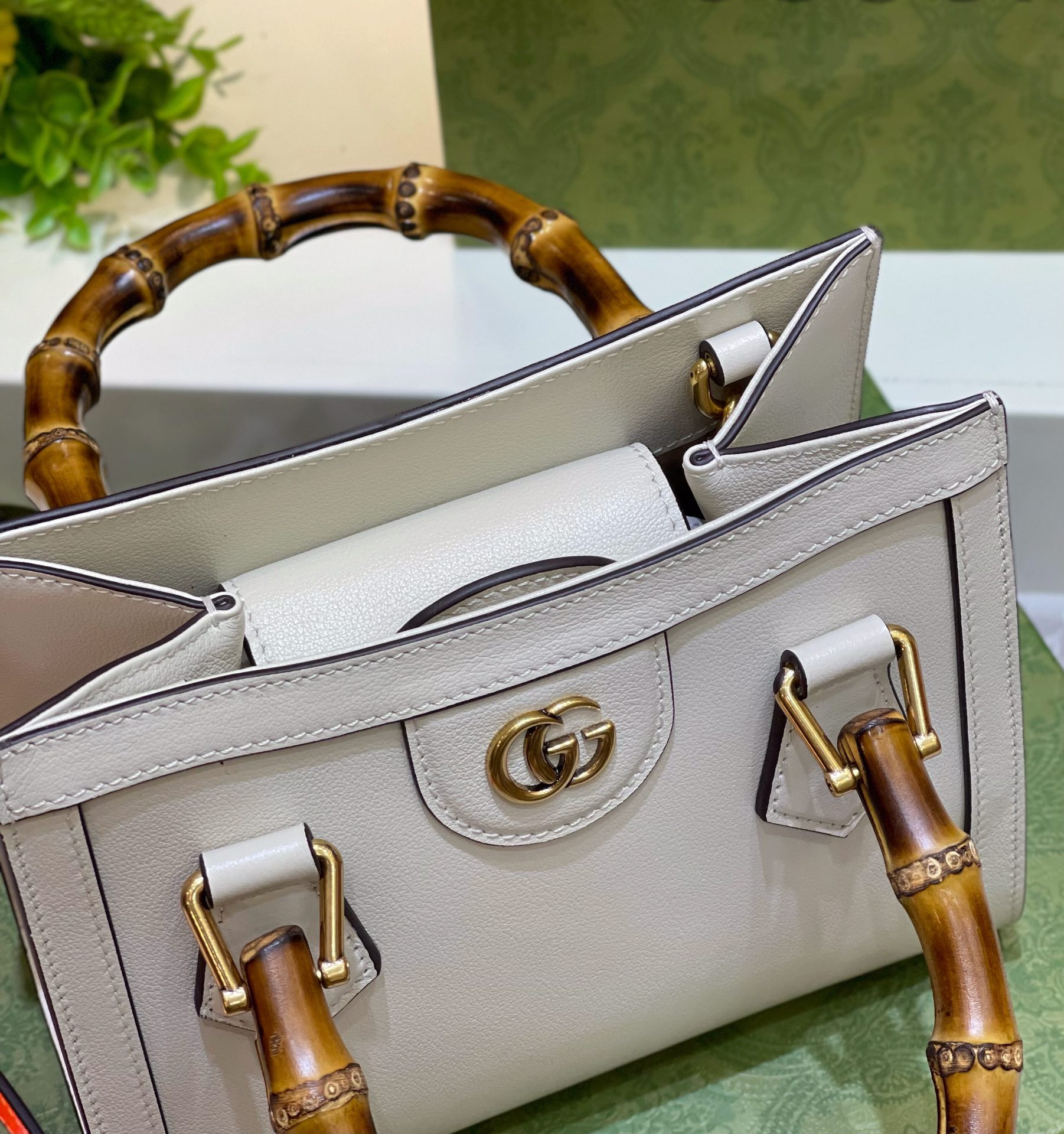 GUCCI DIANA MINI TOTE BAG White 20W x 16H x 10D CM