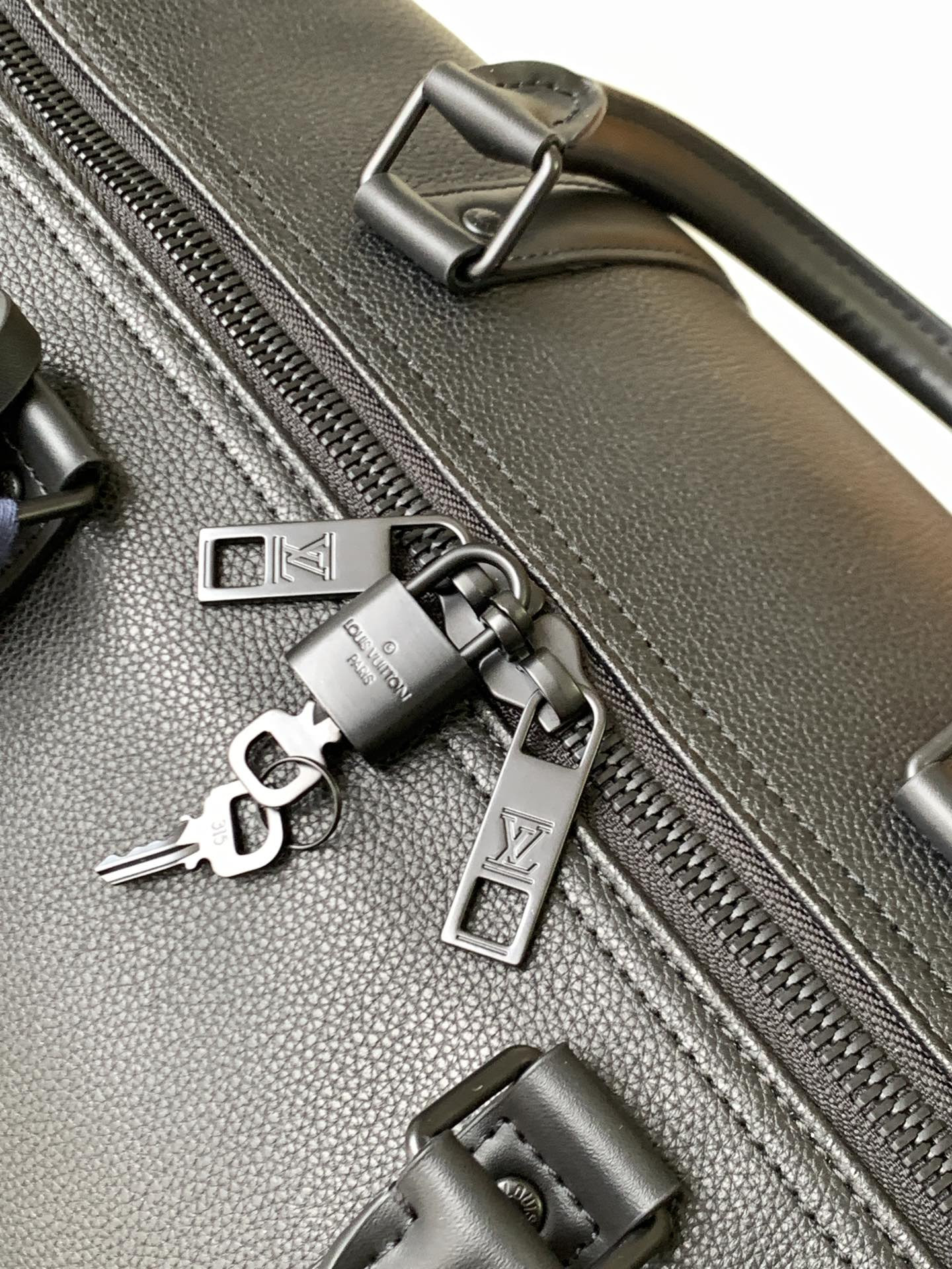 Louis Vuitton Keepall Bandoulière 50 M21420