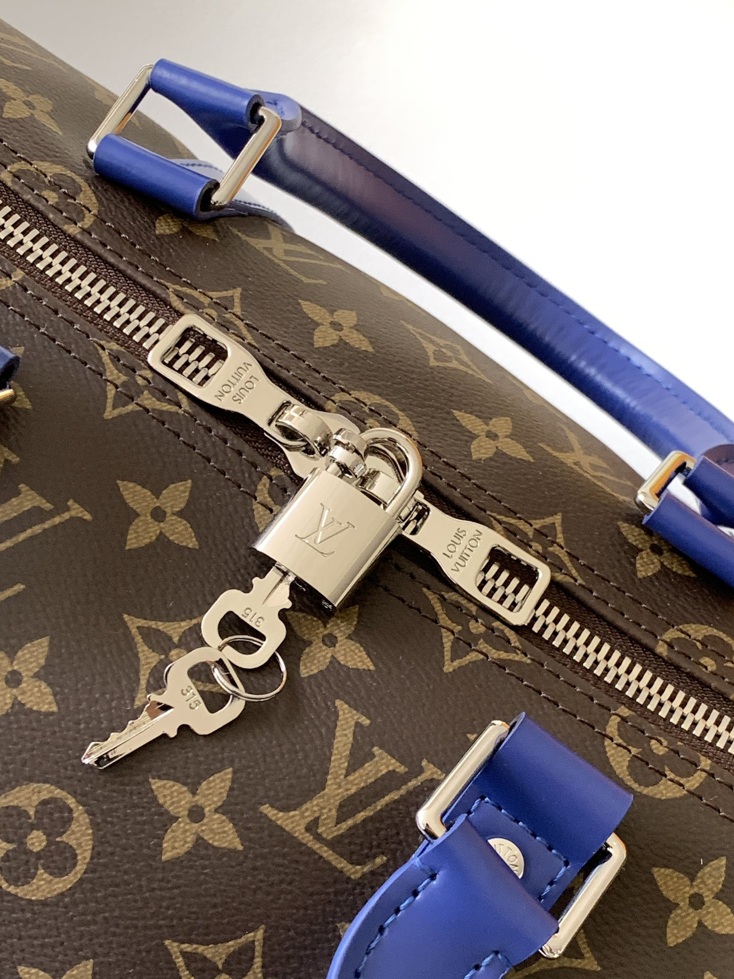 Louis Vuitton Keepall Bandoulière 50 M46772