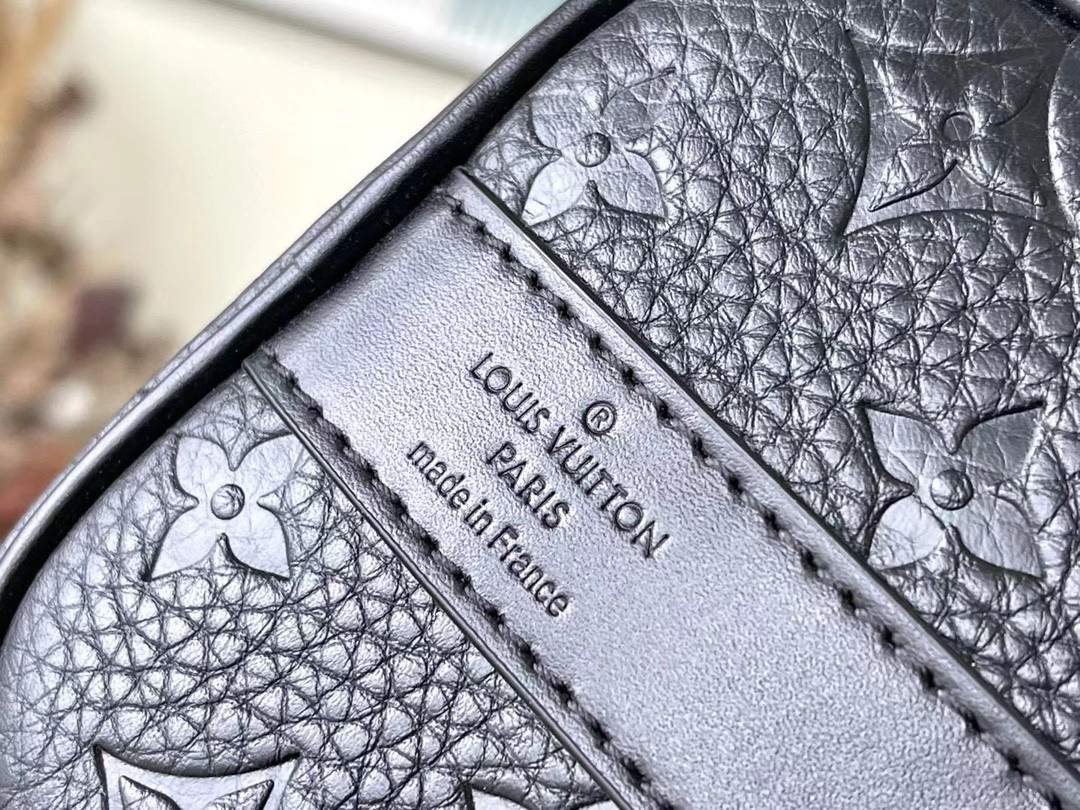 Louis Vuitton Keepall Bandoulière 25 M20900 9.8 x 5.9 x 4.3 inches