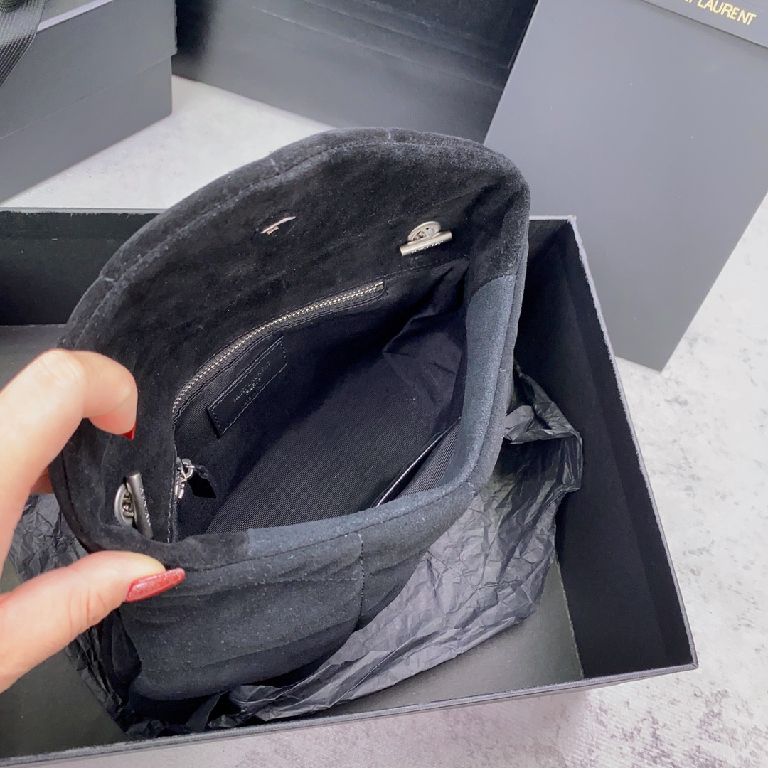 YSL PUFFER IN SUEDE BLACK 23 X 15.5 X 5.8 CM