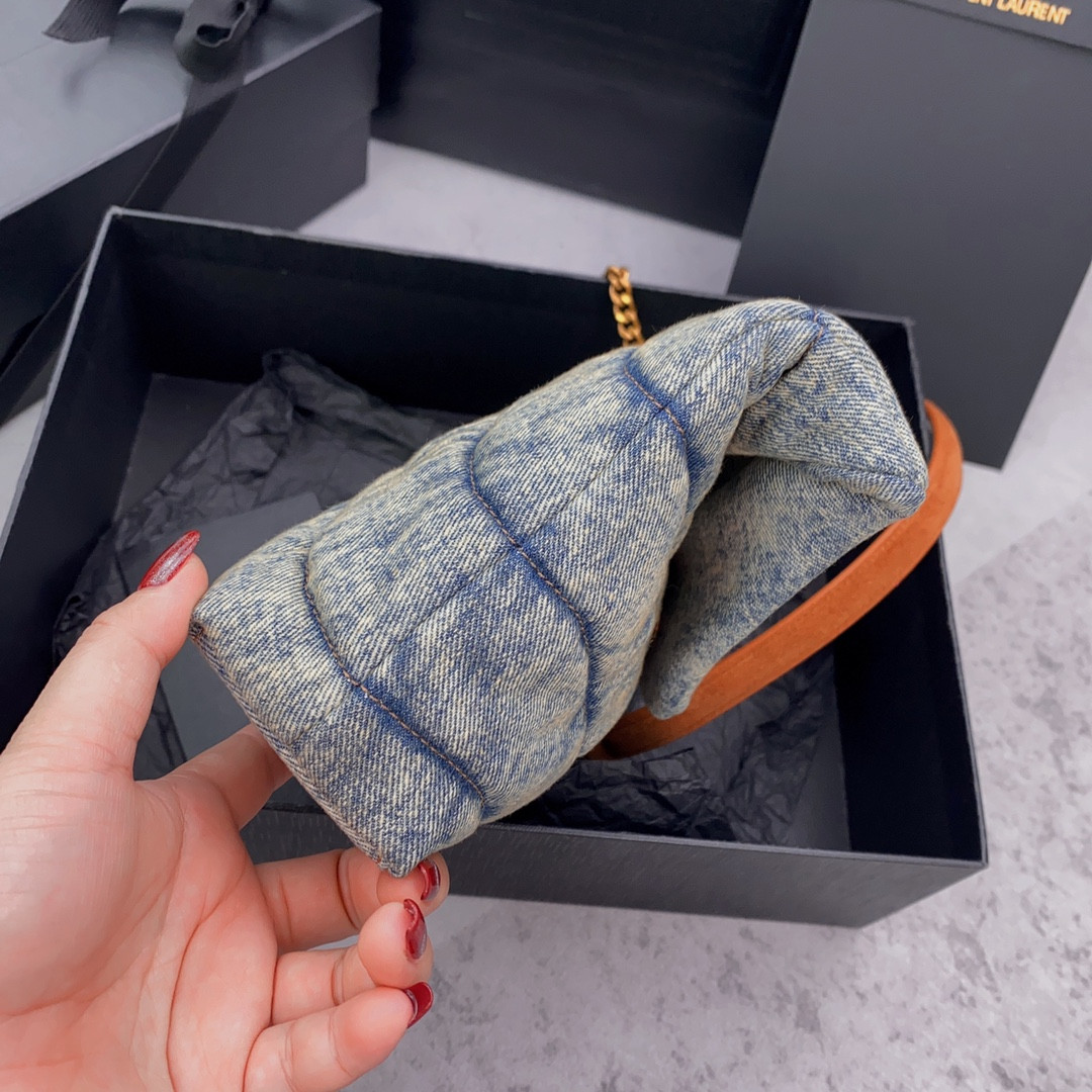 YSL PUFFER IN SUEDE AND DENIM LIGHT BLUE 23 X 15.5 X 5.8 CM