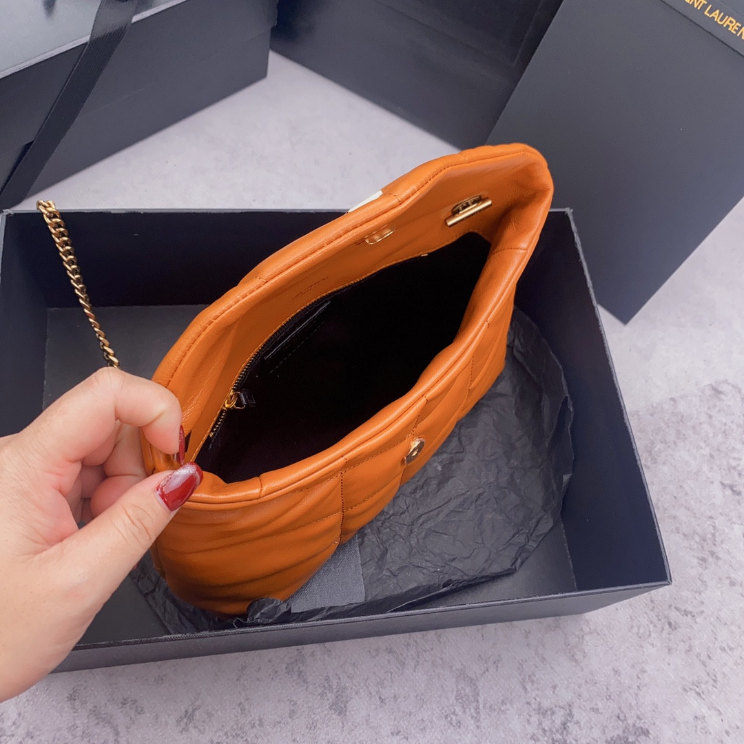 YSL PUFFER IN LEATHER ORANGE 23 X 15.5 X 5.8 CM