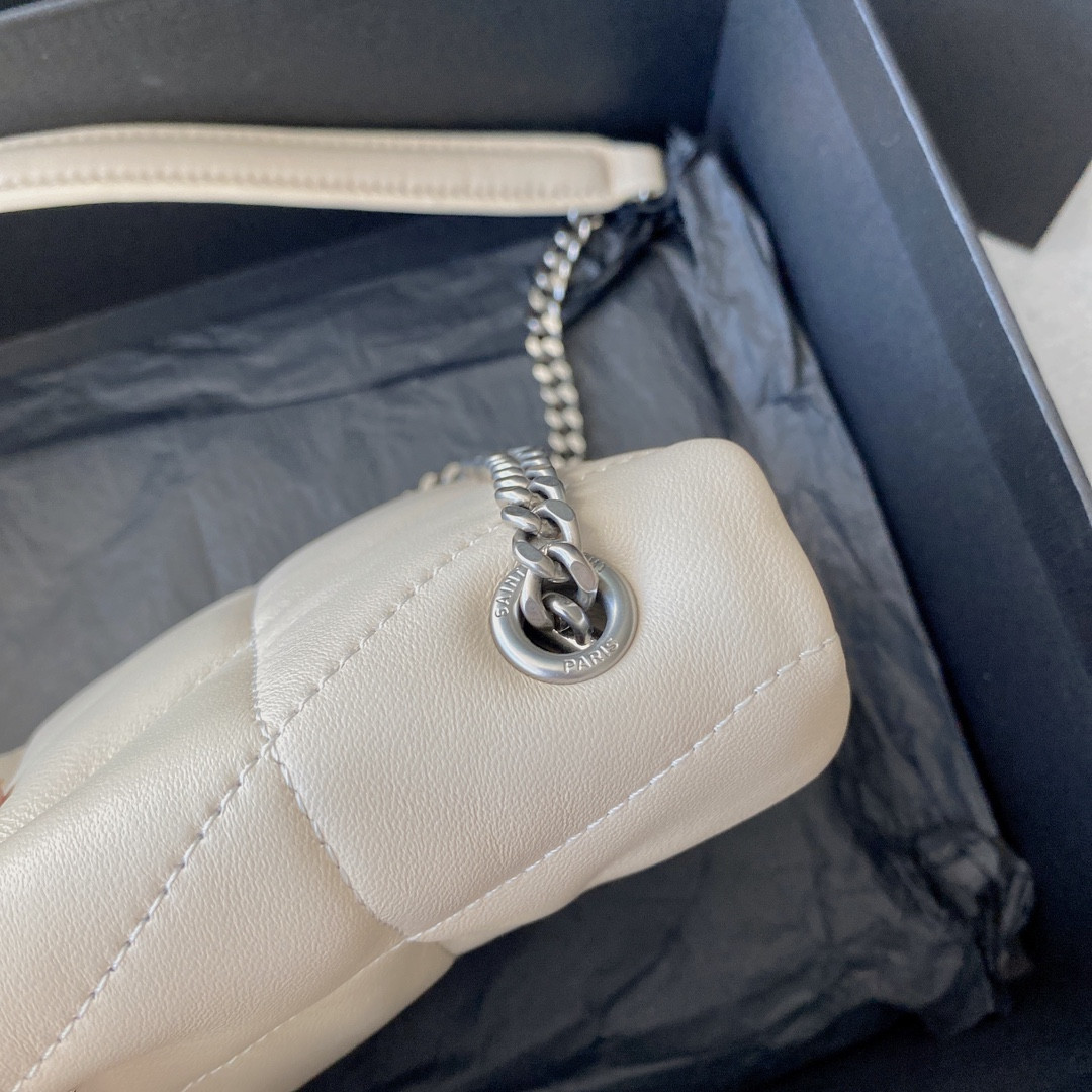 YSL PUFFER IN LEATHER WHITE SILVER 23 X 15.5 X 5.8 CM