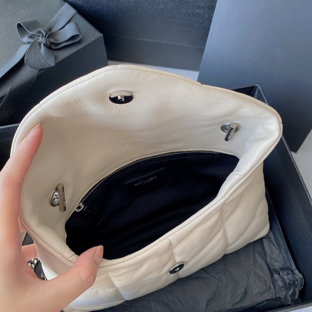 YSL PUFFER IN LEATHER WHITE SILVER 23 X 15.5 X 5.8 CM