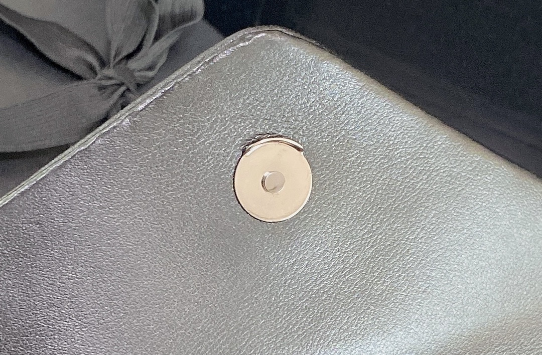 YSL LOULOU SMALL IN QUILTED LEATHER BLACK 9 X 6.1 X 3.3 INCHES