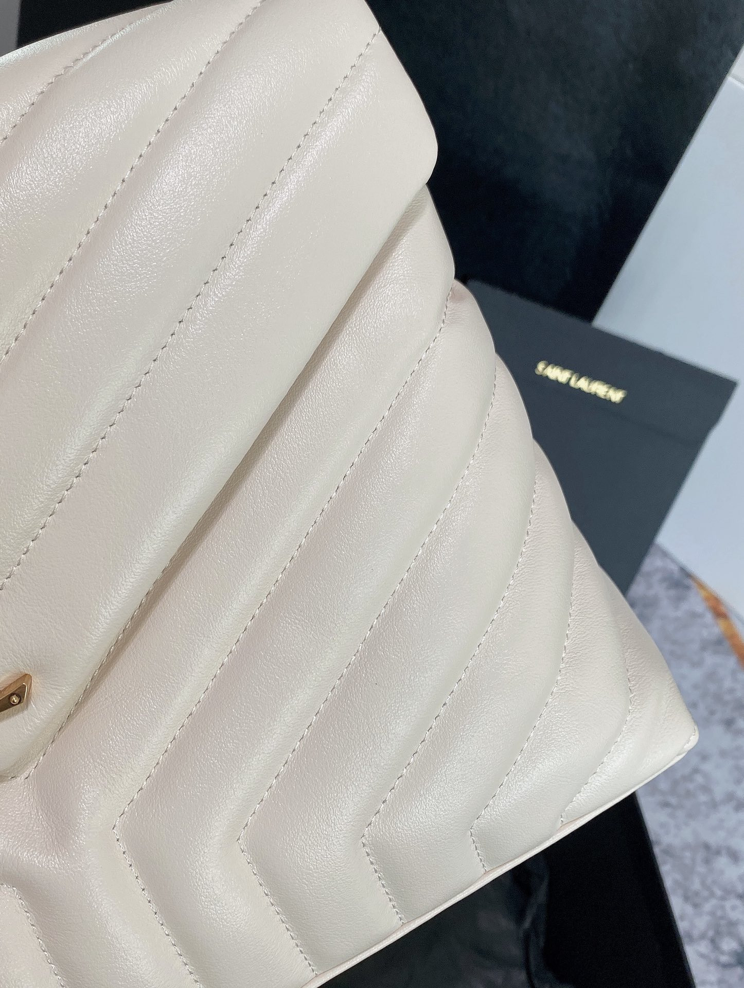 YSL LOULOU MEDIUM IN QUILTED LEATHER BLANC VINTAGE 12.5 X 8.6 X 3.5 INCHES