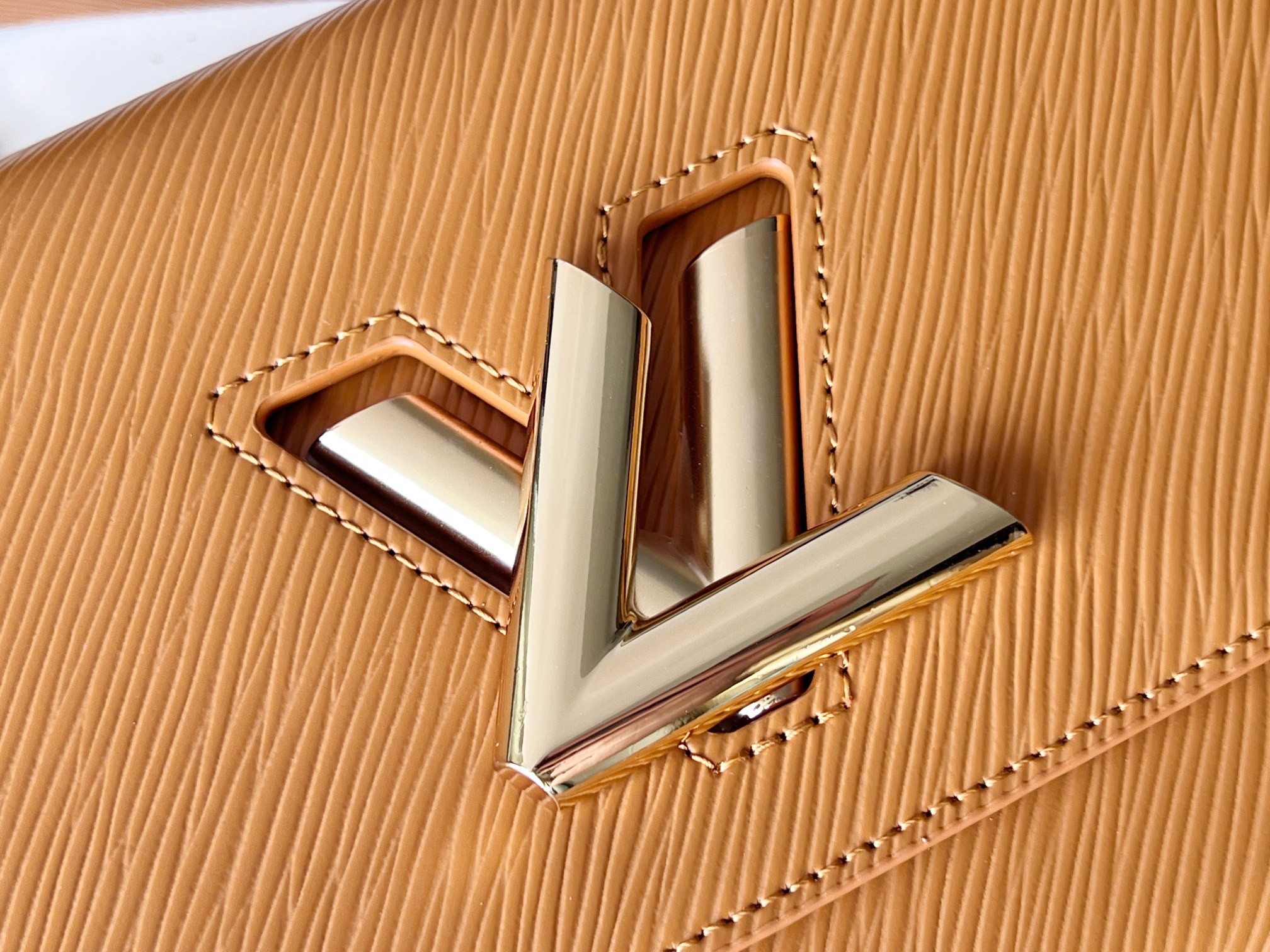 LOUIS VUITTON M59686 GO-14 MM 9.1 x 6.3 x 3.9 inches