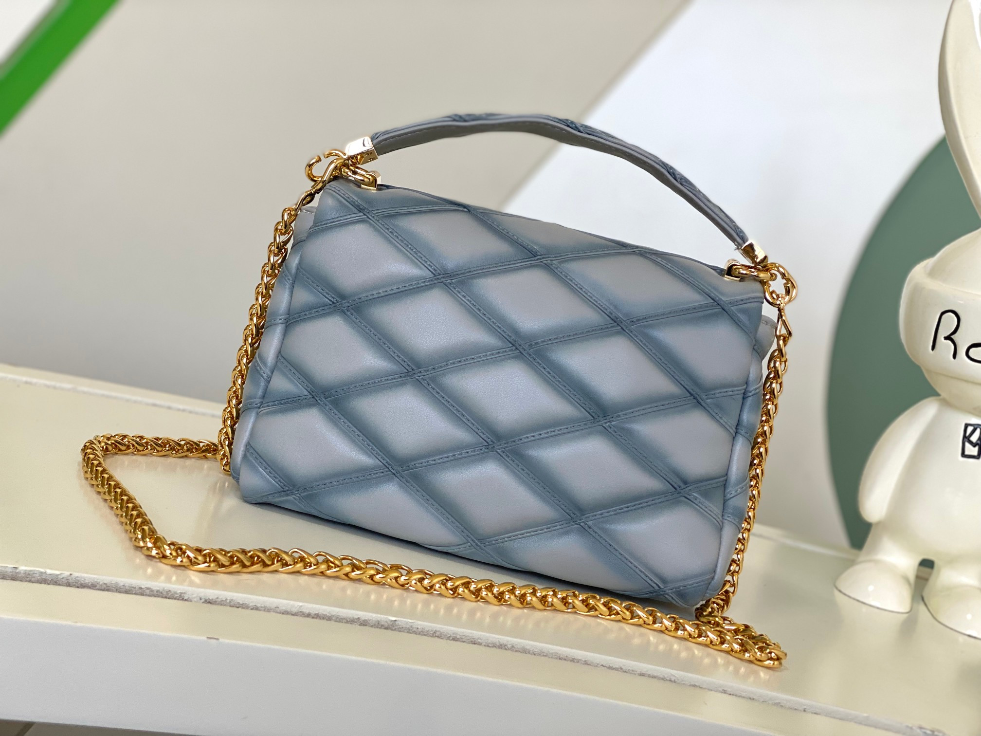 LOUIS VUITTON M24186 GO-14 MM 9.1 x 6.3 x 3.9 inches