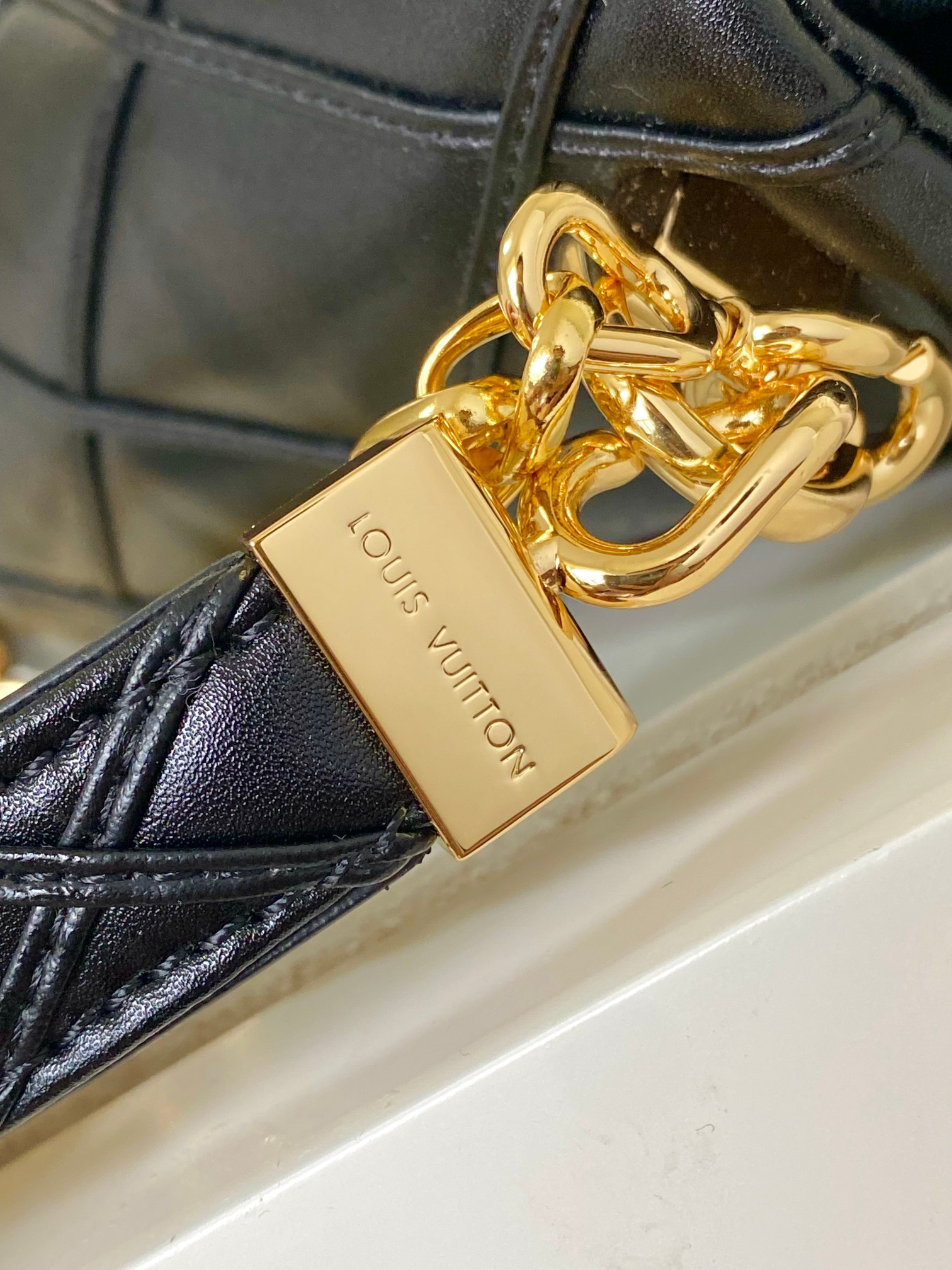 LOUIS VUITTON M22891 GO-14 MM 9.1 x 6.3 x 3.9 inches