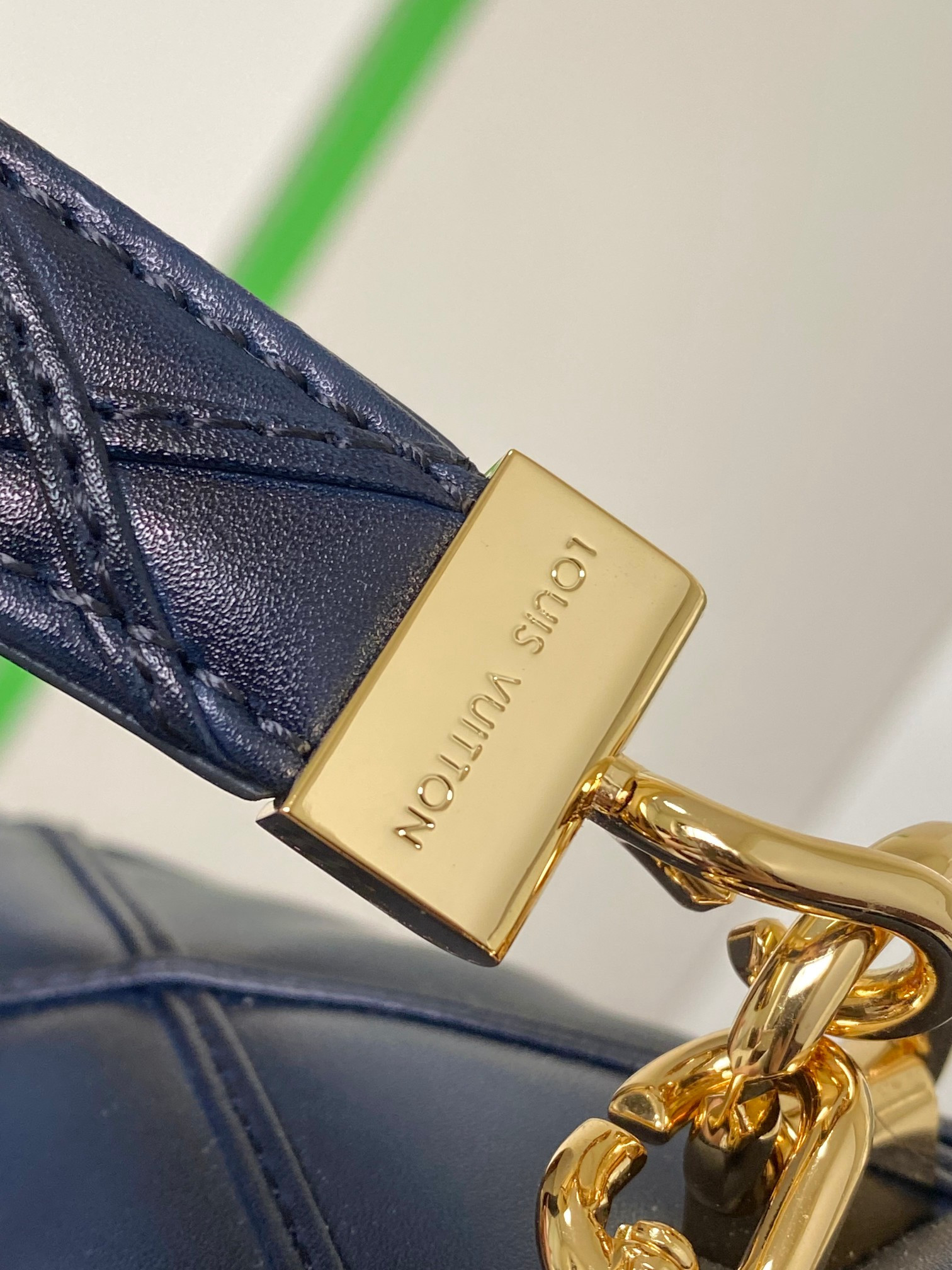 LOUIS VUITTON M14956 GO-14 MM 9.1 x 6.3 x 3.9 inches