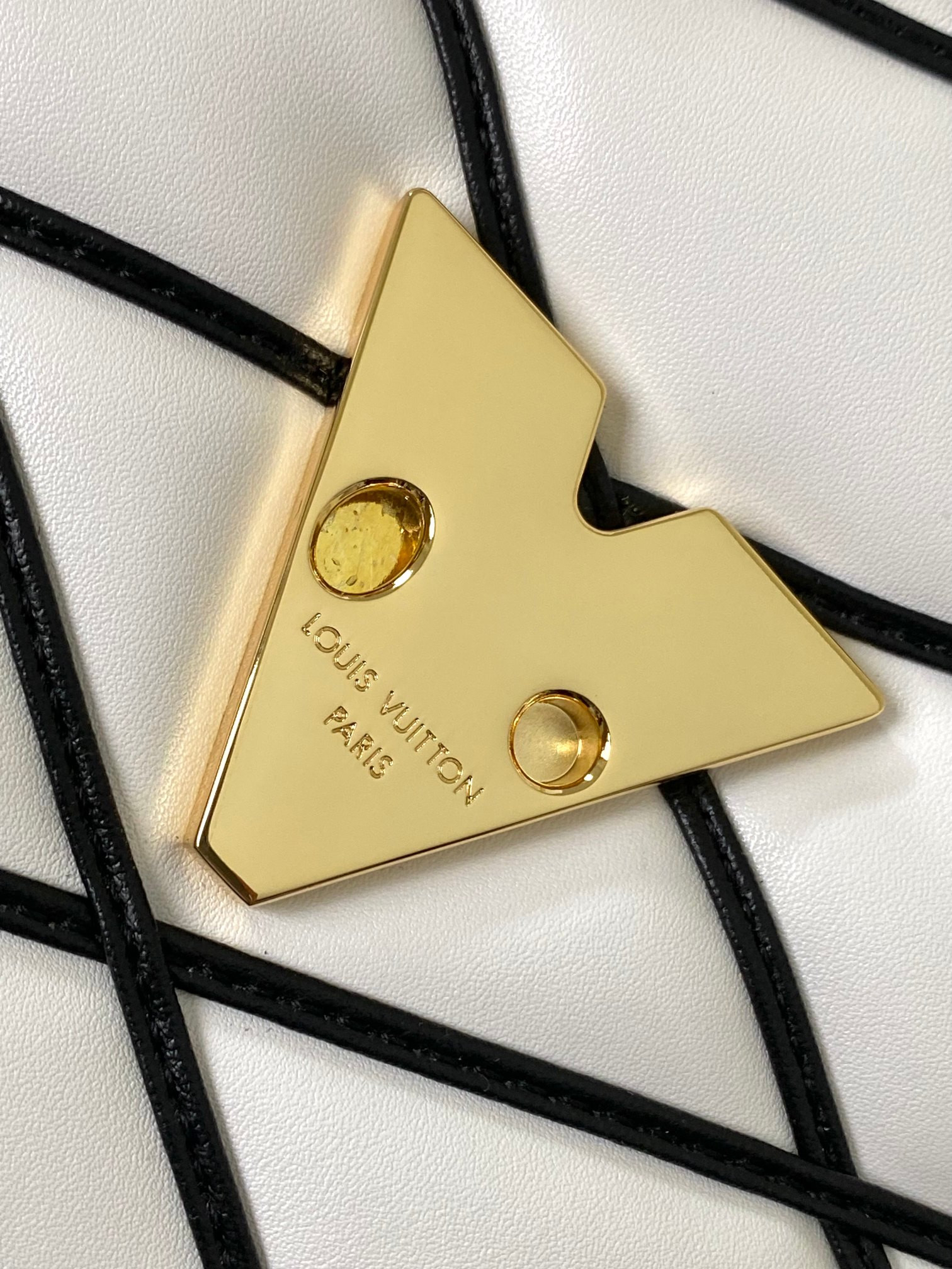 LOUIS VUITTON M22890 GO-14 MM 9.1 x 6.3 x 3.9 inches