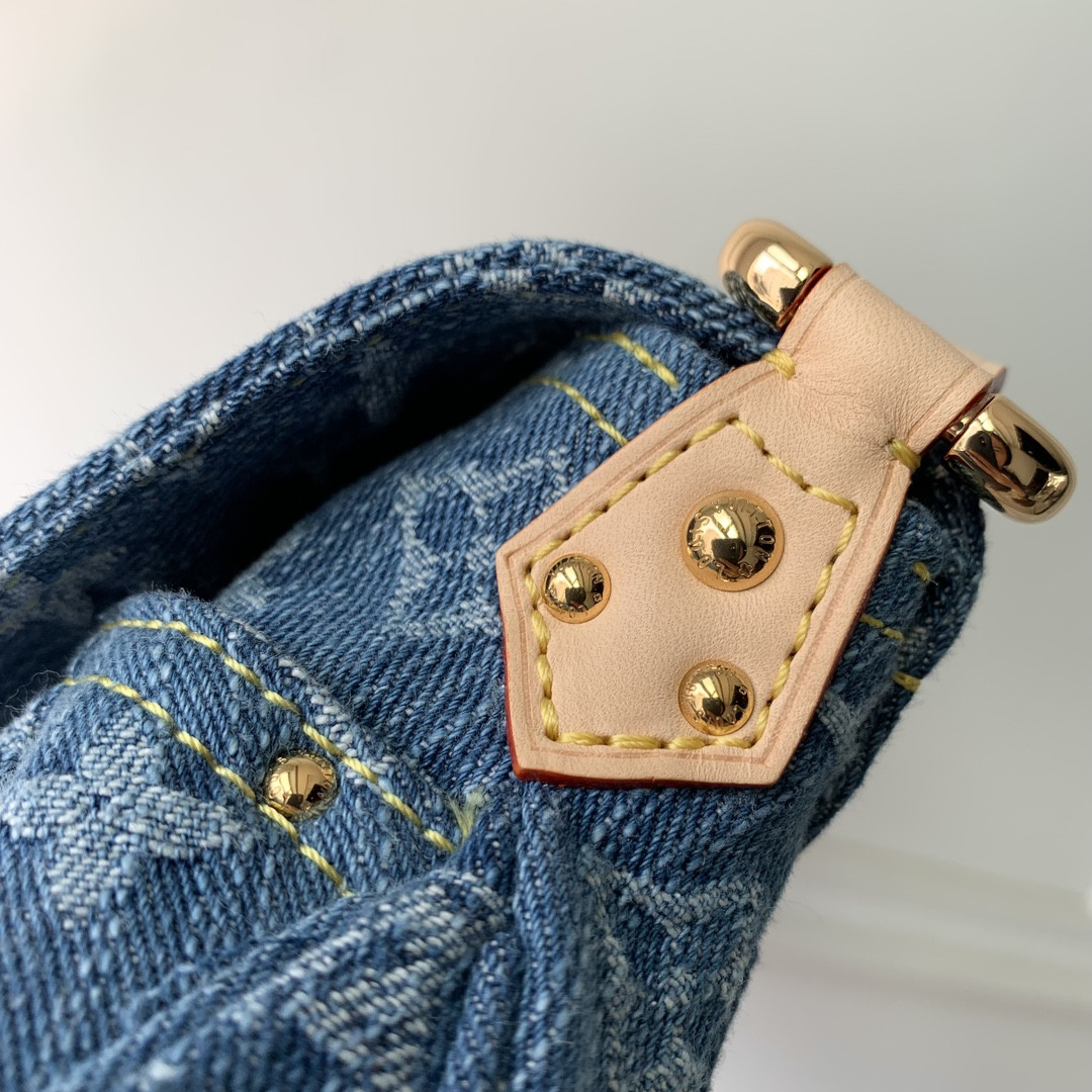 LOUIS VUITTON M46829 Sunset 10.6 x 7.1 x 1.2 inches