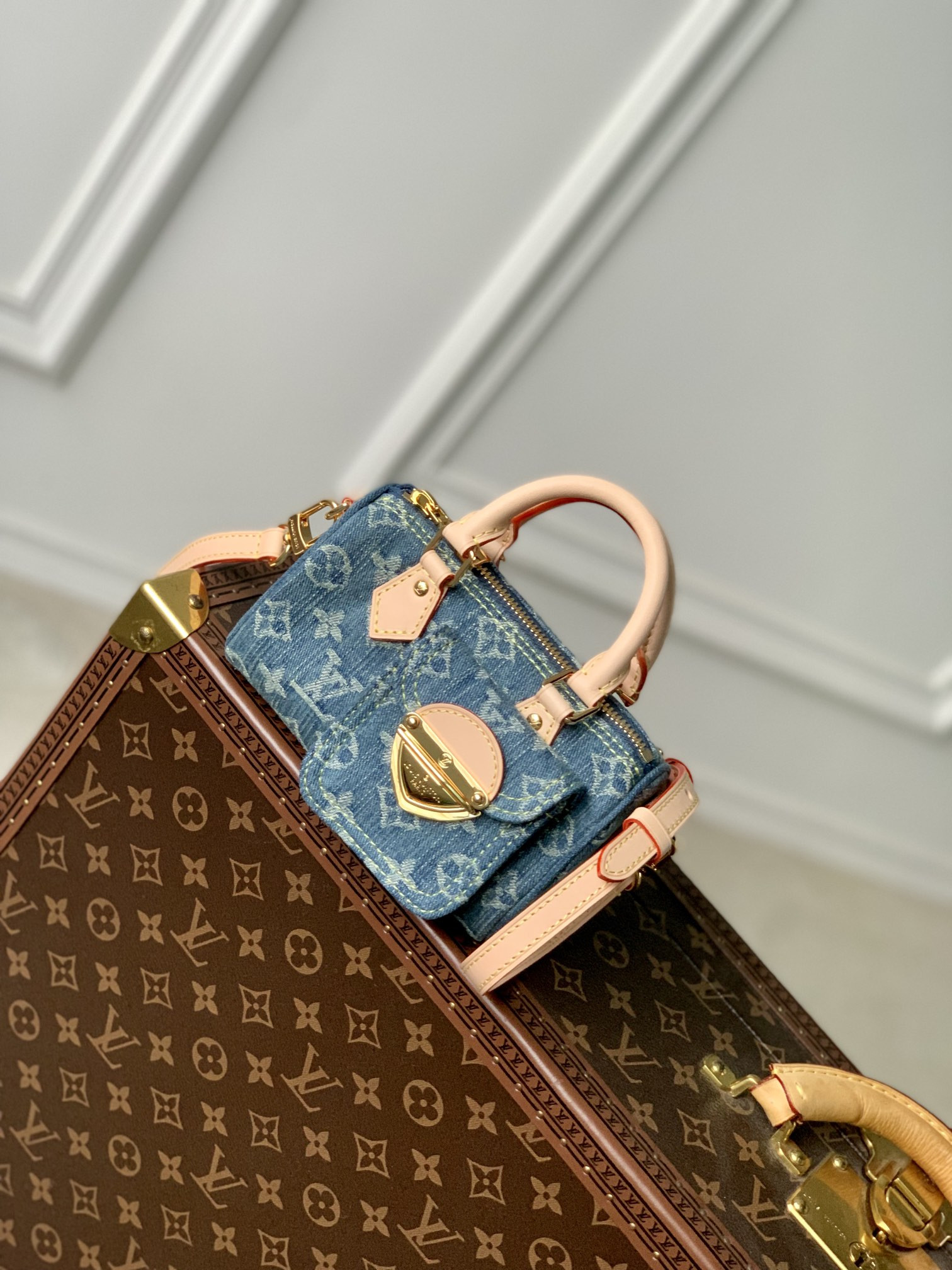 LOUIS VUITTON M82950 Nano Speedy 6.3 x 3.9 x 3 inches