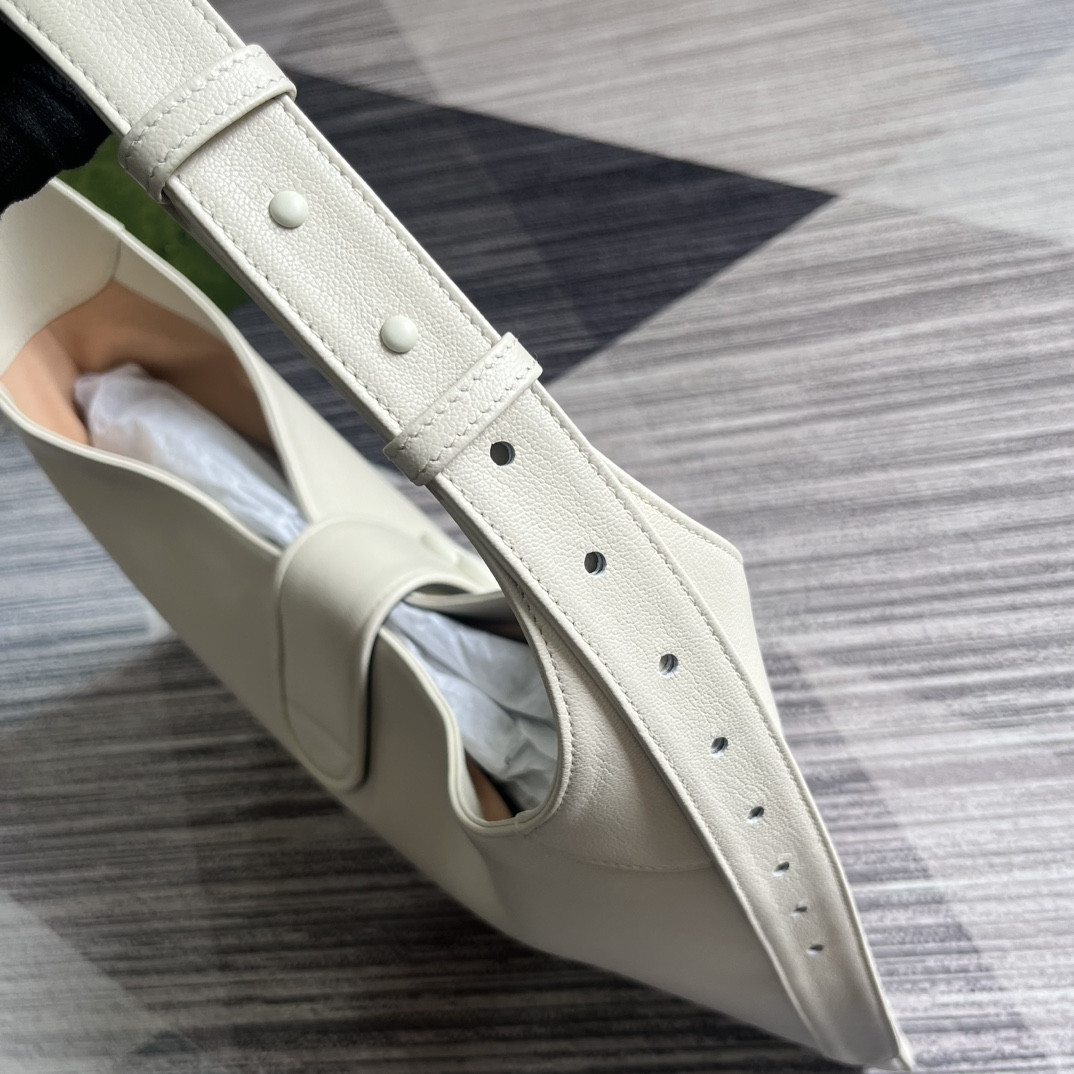 GUCCI APHRODITE LARGE SHOULDER BAG WHITE 18"W x 11.8"H x 0.8"D