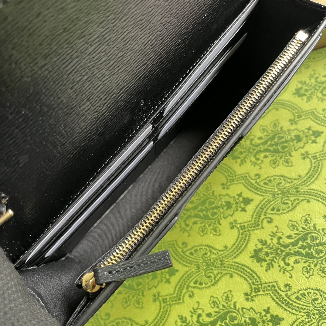 CHAIN WALLET WITH GUCCI SCRIPT BLACK 7.8"W x 5"H x 1.6"D