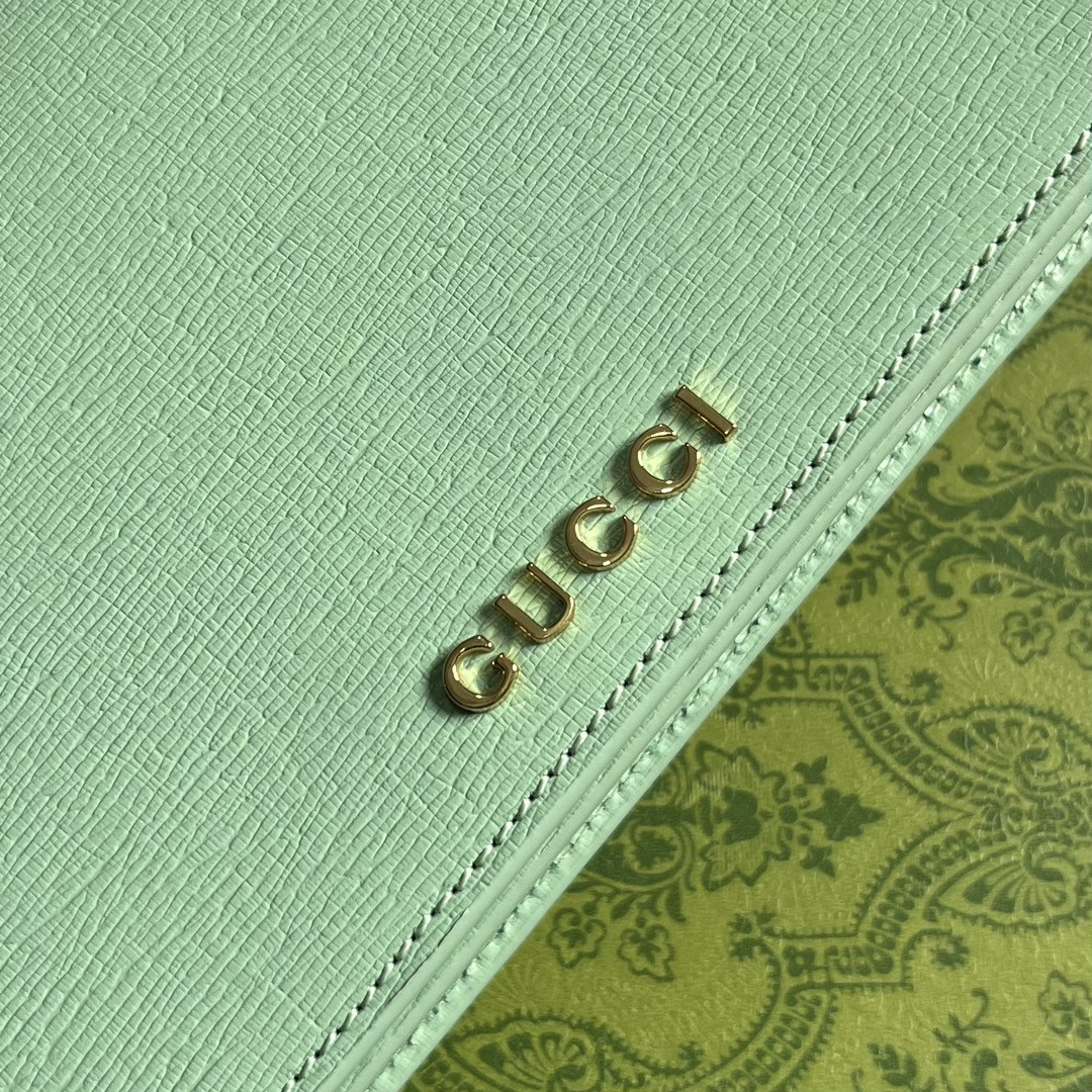 CHAIN WALLET WITH GUCCI SCRIPT GREEN 7.8"W x 5"H x 1.6"D