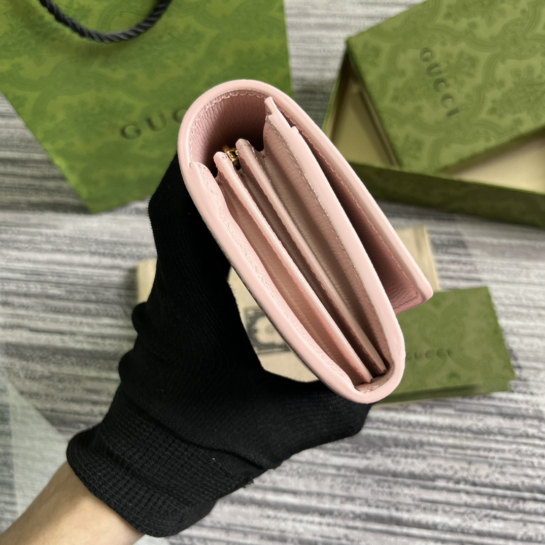 CONTINENTAL WALLET WITH GUCCI SCRIPT pink 7.5"W x 4"H x 1.4"D