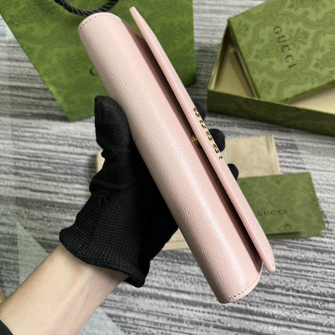 CONTINENTAL WALLET WITH GUCCI SCRIPT pink 7.5"W x 4"H x 1.4"D