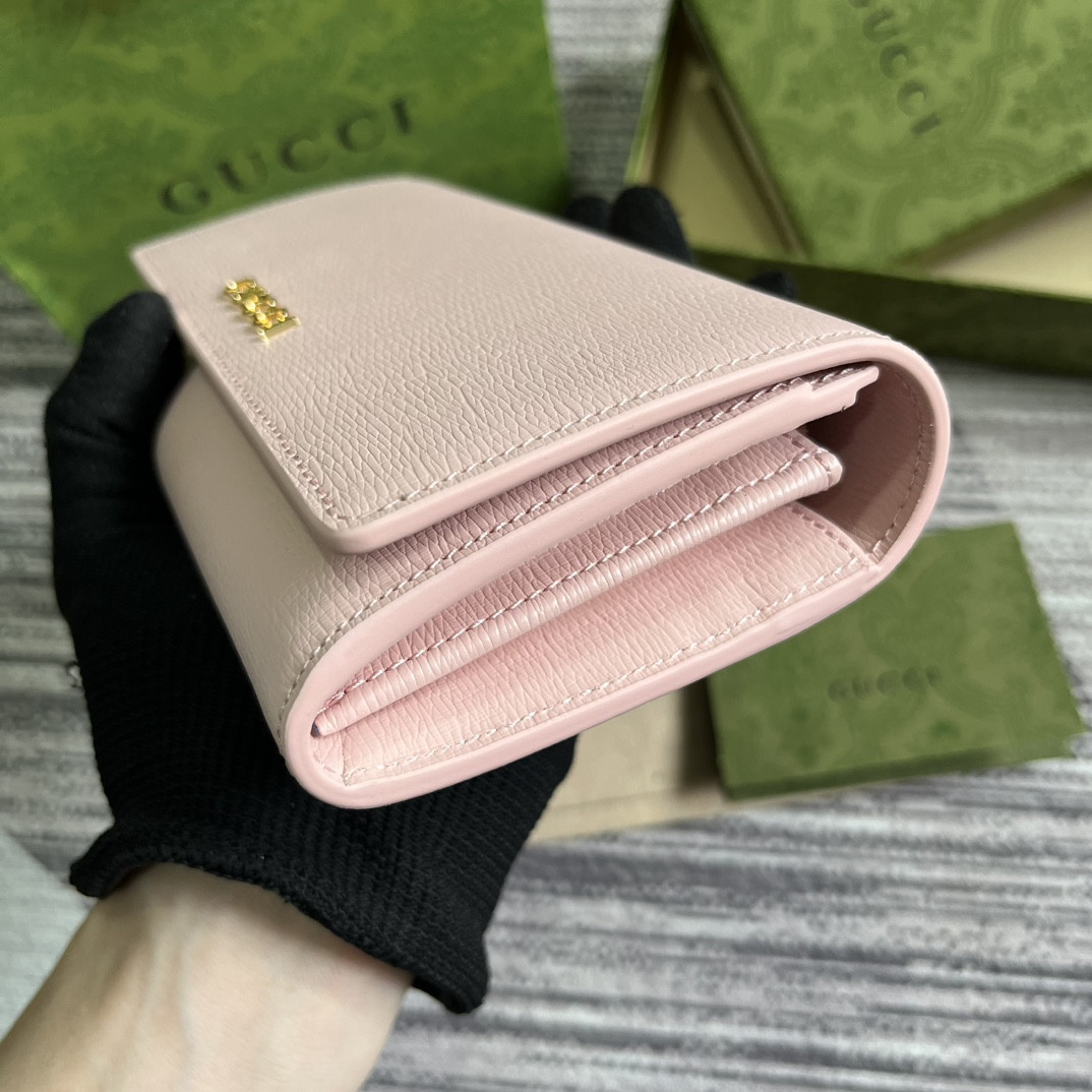 CONTINENTAL WALLET WITH GUCCI SCRIPT pink 7.5"W x 4"H x 1.4"D