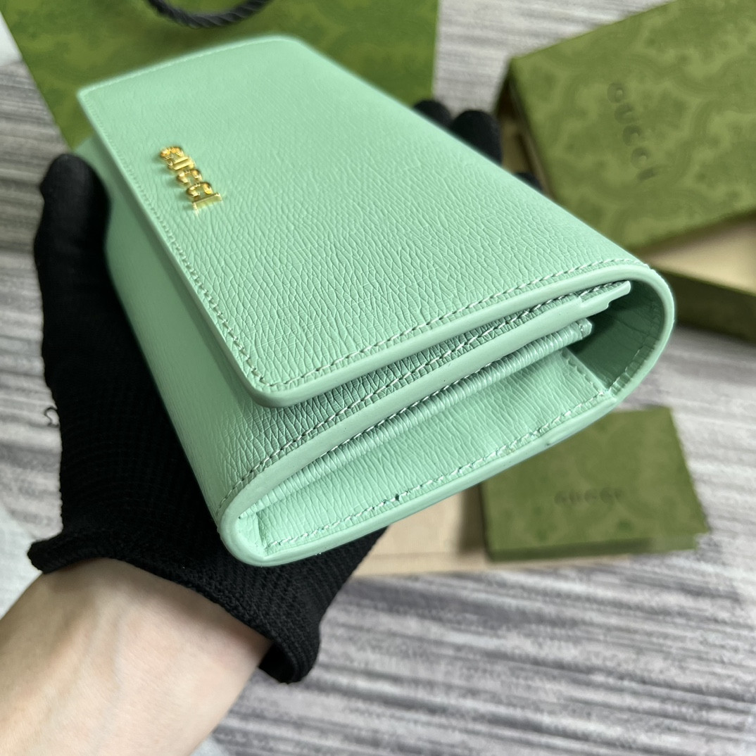CONTINENTAL WALLET WITH GUCCI SCRIPT GREEN 7.5"W x 4"H x 1.4"D