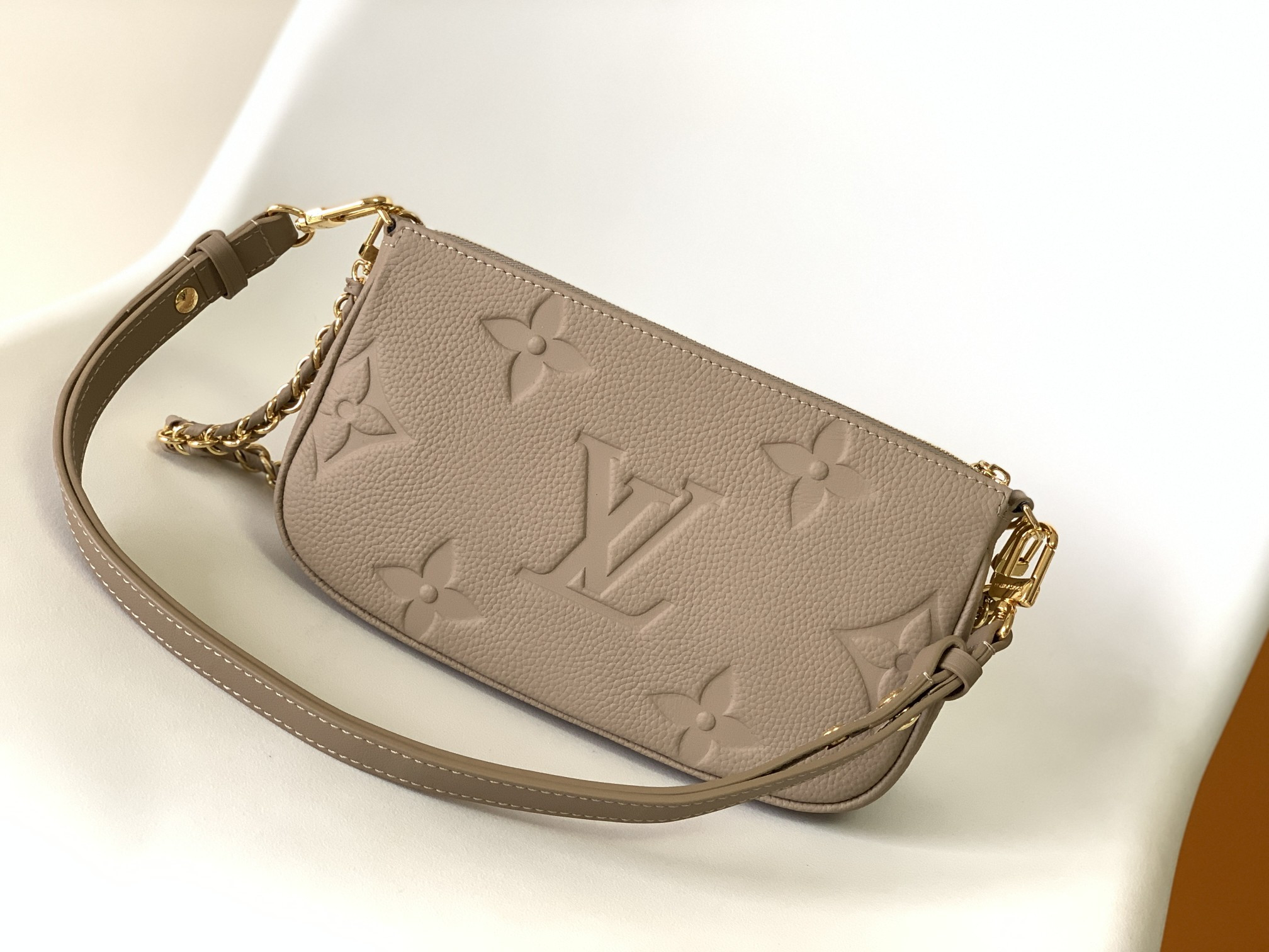 LOUIS VUITTON Multi Pochette Accessoires Gray 9.4 x 5.3 x 1.6 inches