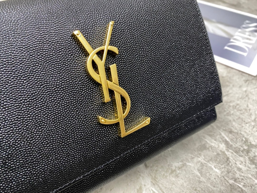 YSL KATE MEDIUM IN GRAIN DE POUDRE EMBOSSED LEATHER 9.4 X 5.7 X 2.1 INCHES
