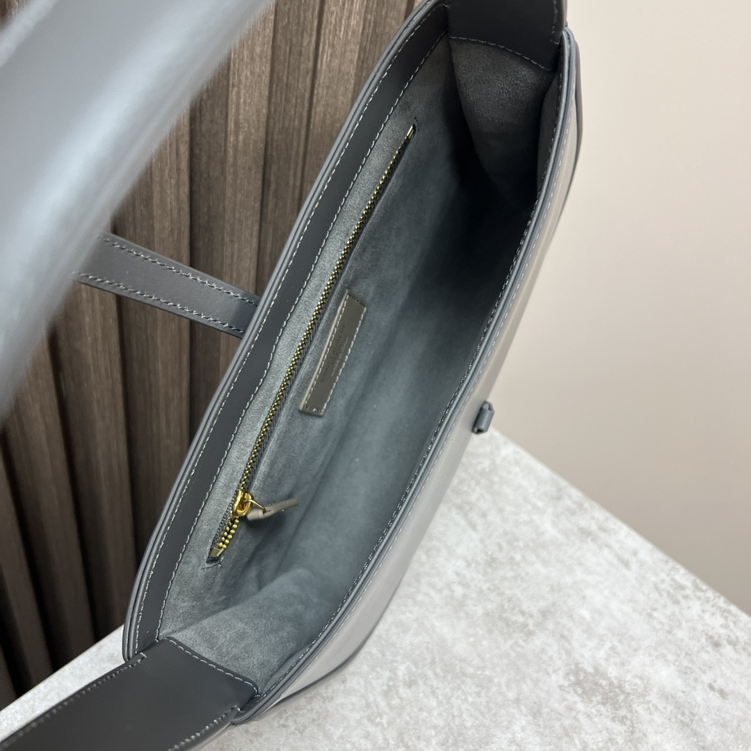 YSL LE 5 À 7 IN SMOOTH LEATHER GRAY 9 X 6.3 X 2.5 INCHES