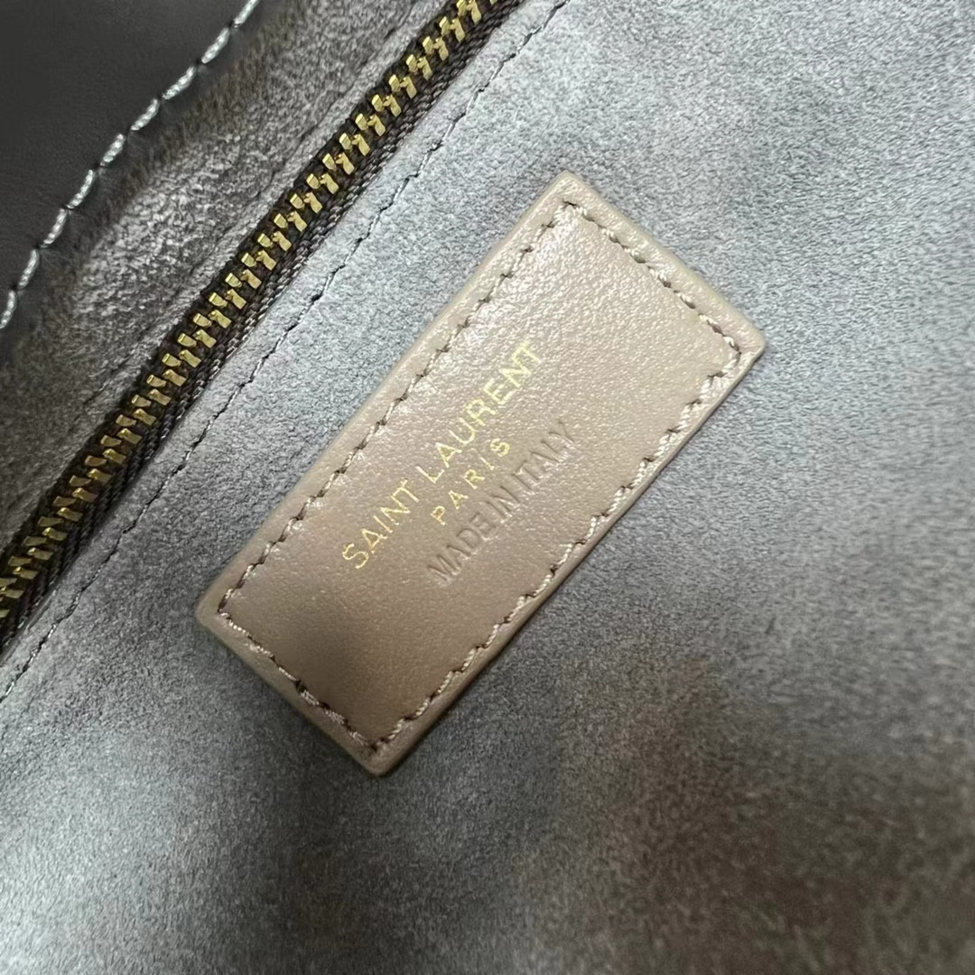 YSL LE 5 À 7 IN SMOOTH LEATHER GRAY 9 X 6.3 X 2.5 INCHES