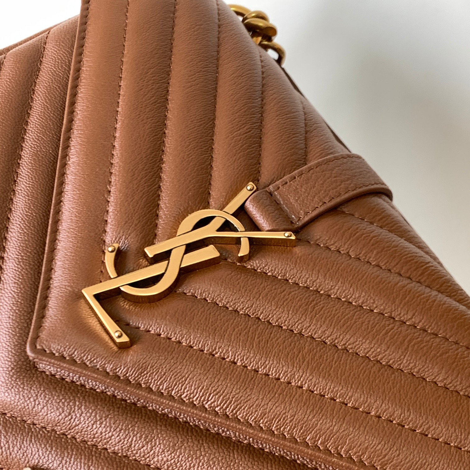 YSL COLLEGE MEDIUM IN QUILTED LEATHER COFFEE 9.4 X 6.6 X 2.5 INCHES