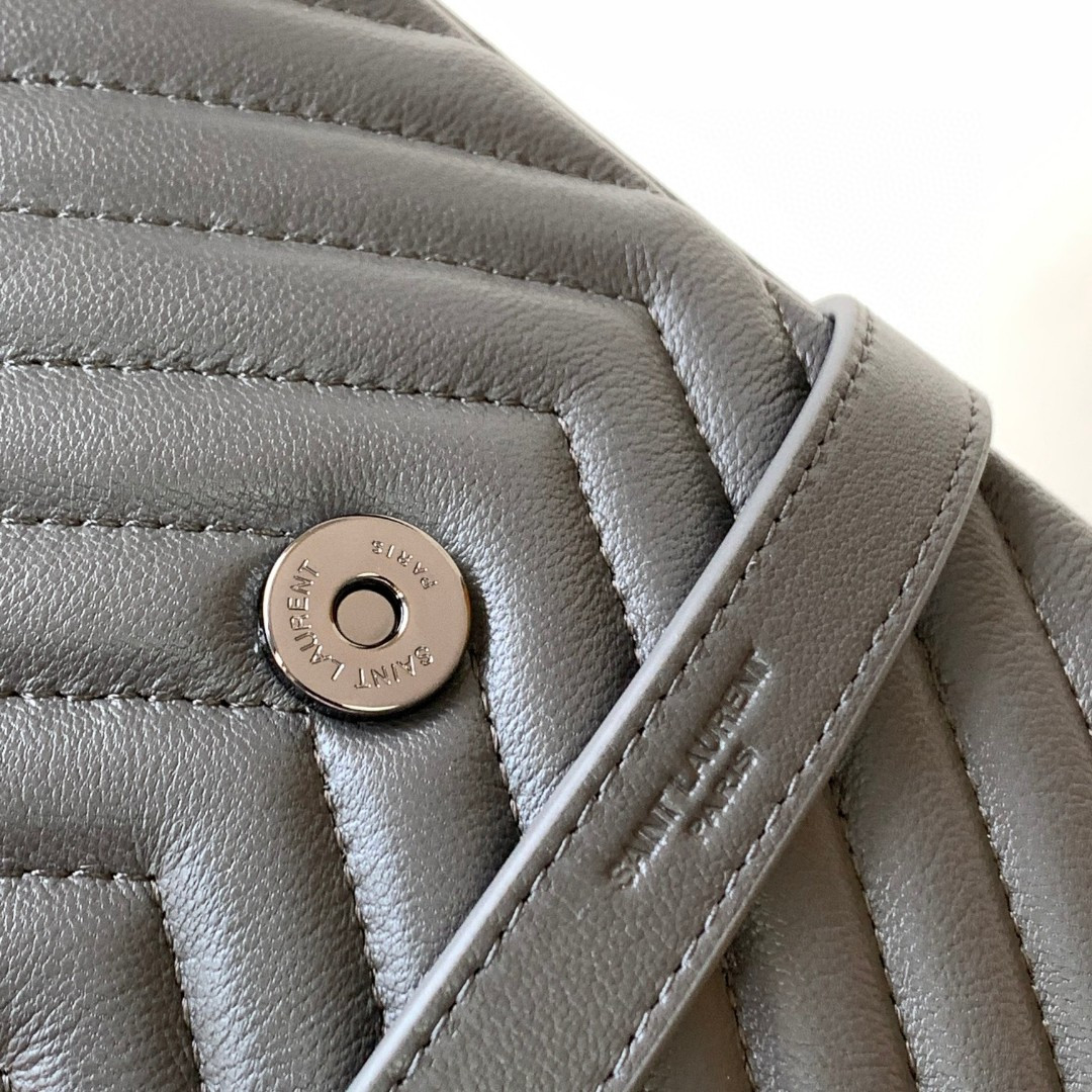 YSL COLLEGE MEDIUM IN QUILTED LEATHER 9.4 X 6.6 X 2.5 INCHES