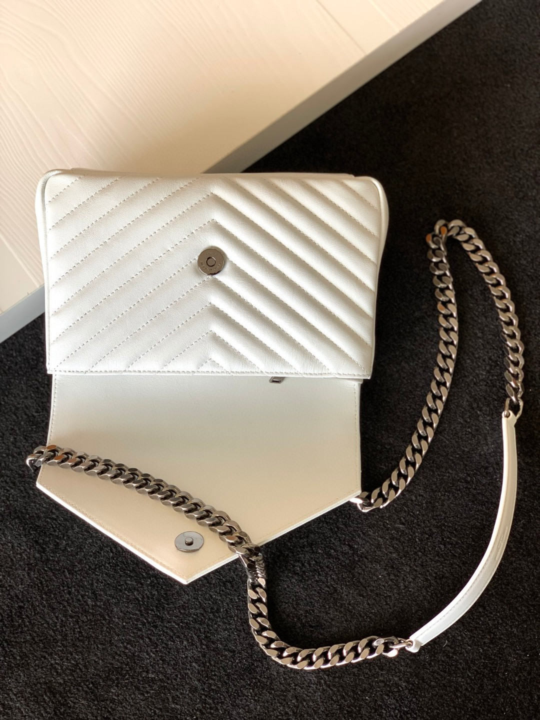 YSL COLLEGE MEDIUM IN QUILTED LEATHER white silver 9.4 X 6.6 X 2.5 INCHES