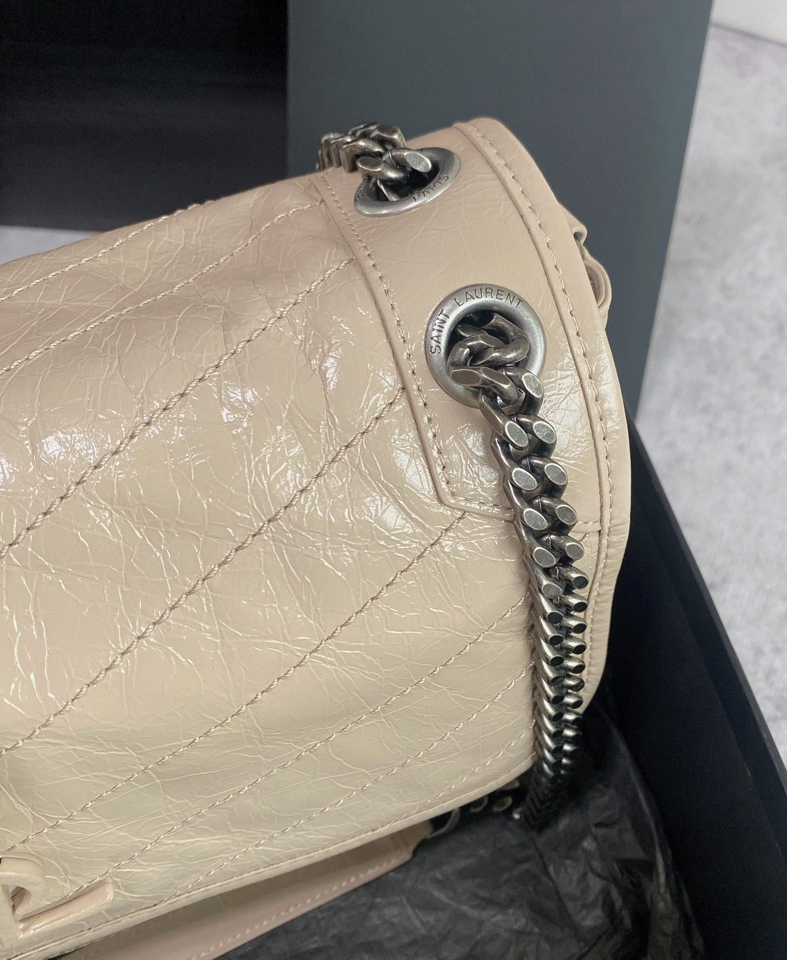 YSL NIKI MEDIUM IN VINTAGE LEATHER BEIGE 11 X 7.8 X 3.3 INCHES