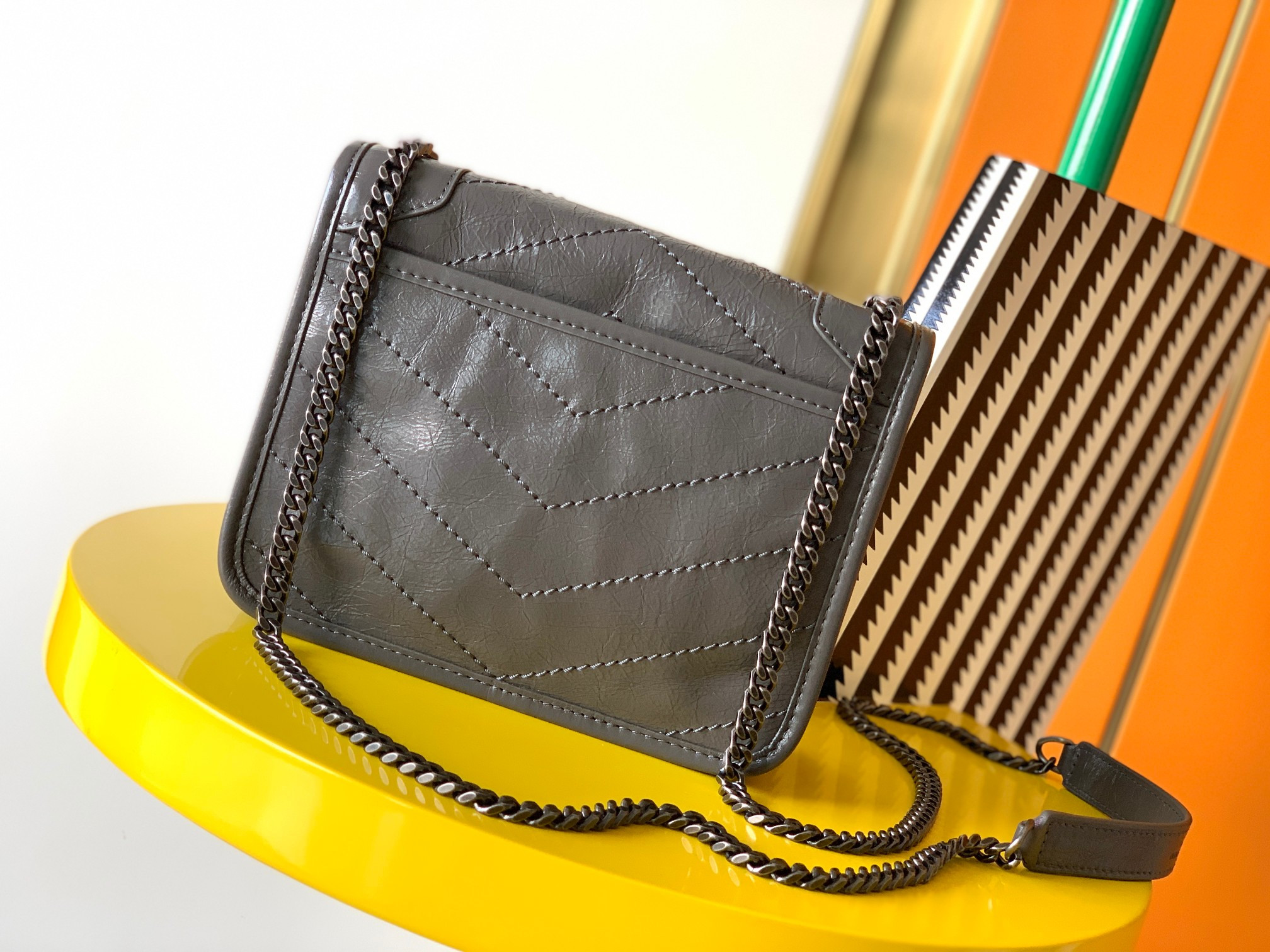 YSL NIKI CHAIN WALLET IN SHINY LEATHER GRAY 19 x 15 x 6 CM