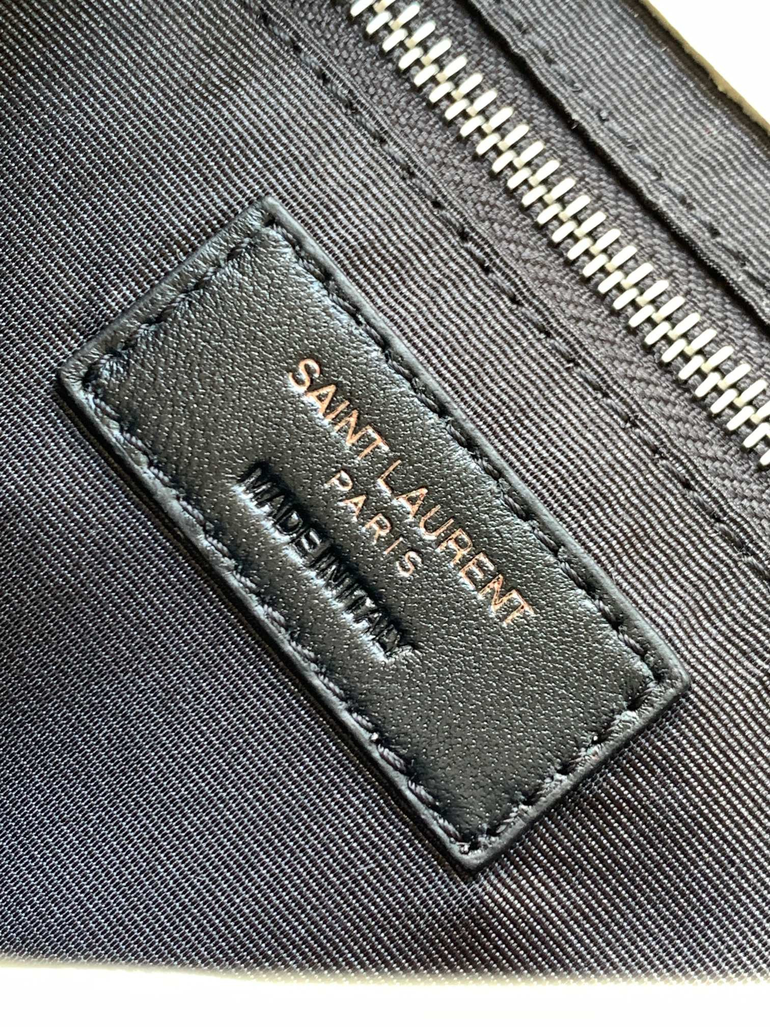 YSL NIKI CHAIN WALLET IN SHINY LEATHER WHITE 19 x 15 x 6 CM