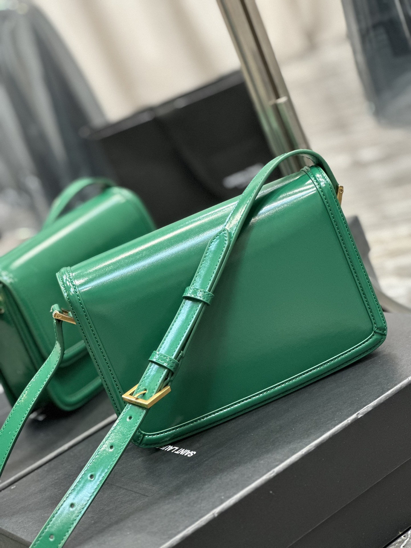 YSL SOLFERINO MEDIUM SATCHEL IN BOX SAINT LAURENT GREEN 9.1 X 6.3 X 2.4 INCHES