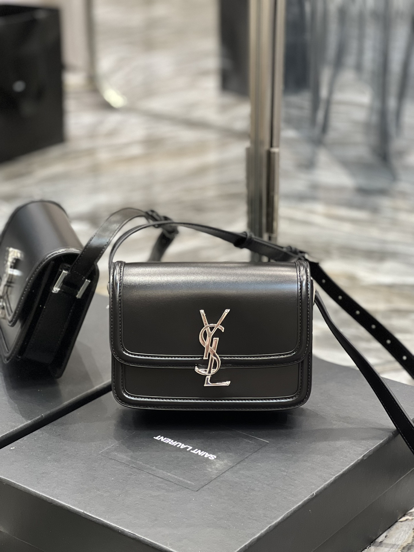 YSL SOLFERINO SMALL IN GLAZED LEATHER 7.4 X 5.1 X 1.9 INCHES