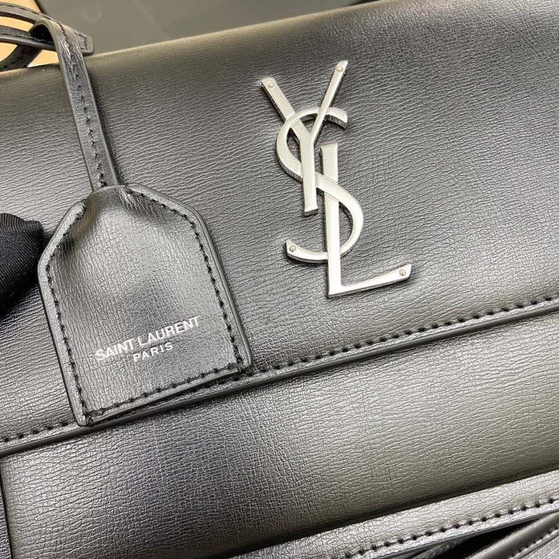 YSL SUNSET MEDIUM IN SMOOTH LEATHER 8 X 6.2 X 2.5 INCHES