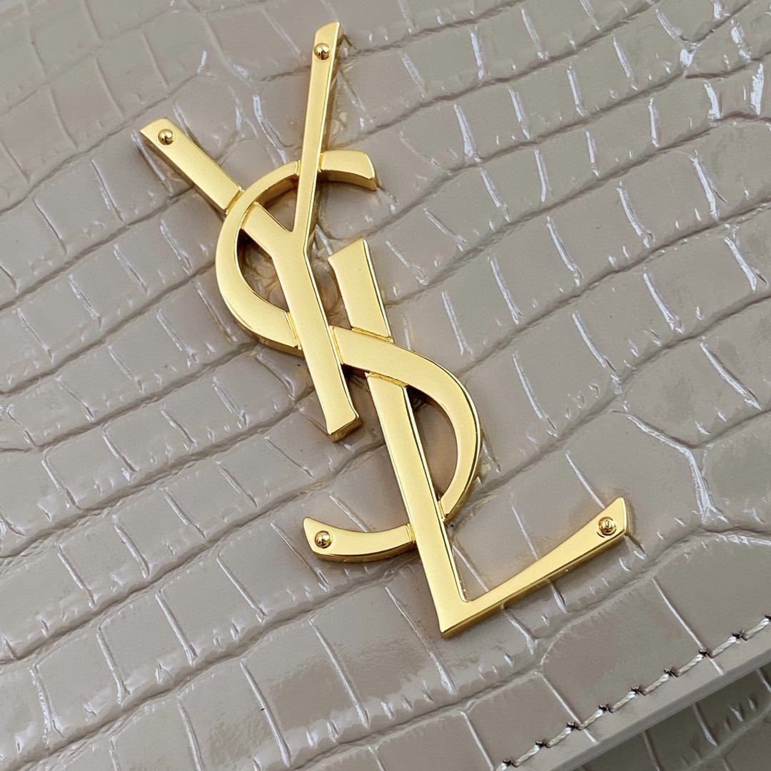 YSL SUNSET MEDIUM IN CROCODILE-EMBOSSED LEATHER DARK BEIGE 8 X 6.2 X 2.5 INCHES
