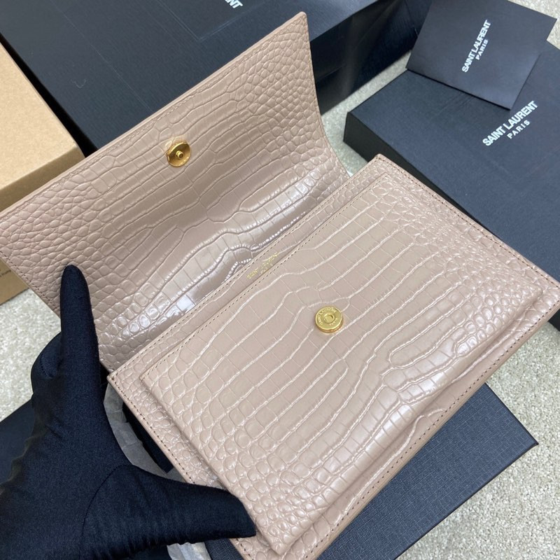 YSL SUNSET MEDIUM IN CROCODILE-EMBOSSED LEATHER DARK BEIGE 8 X 6.2 X 2.5 INCHES