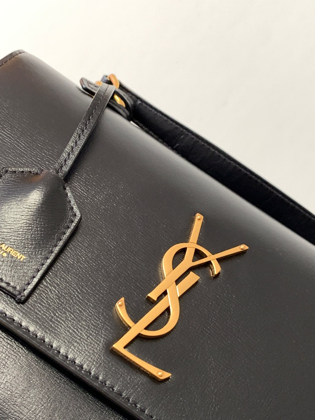 YSL SUNSET LARGE IN SMOOTH LEATHER BLACK 10.6 X 7 X 3.1 INCHES