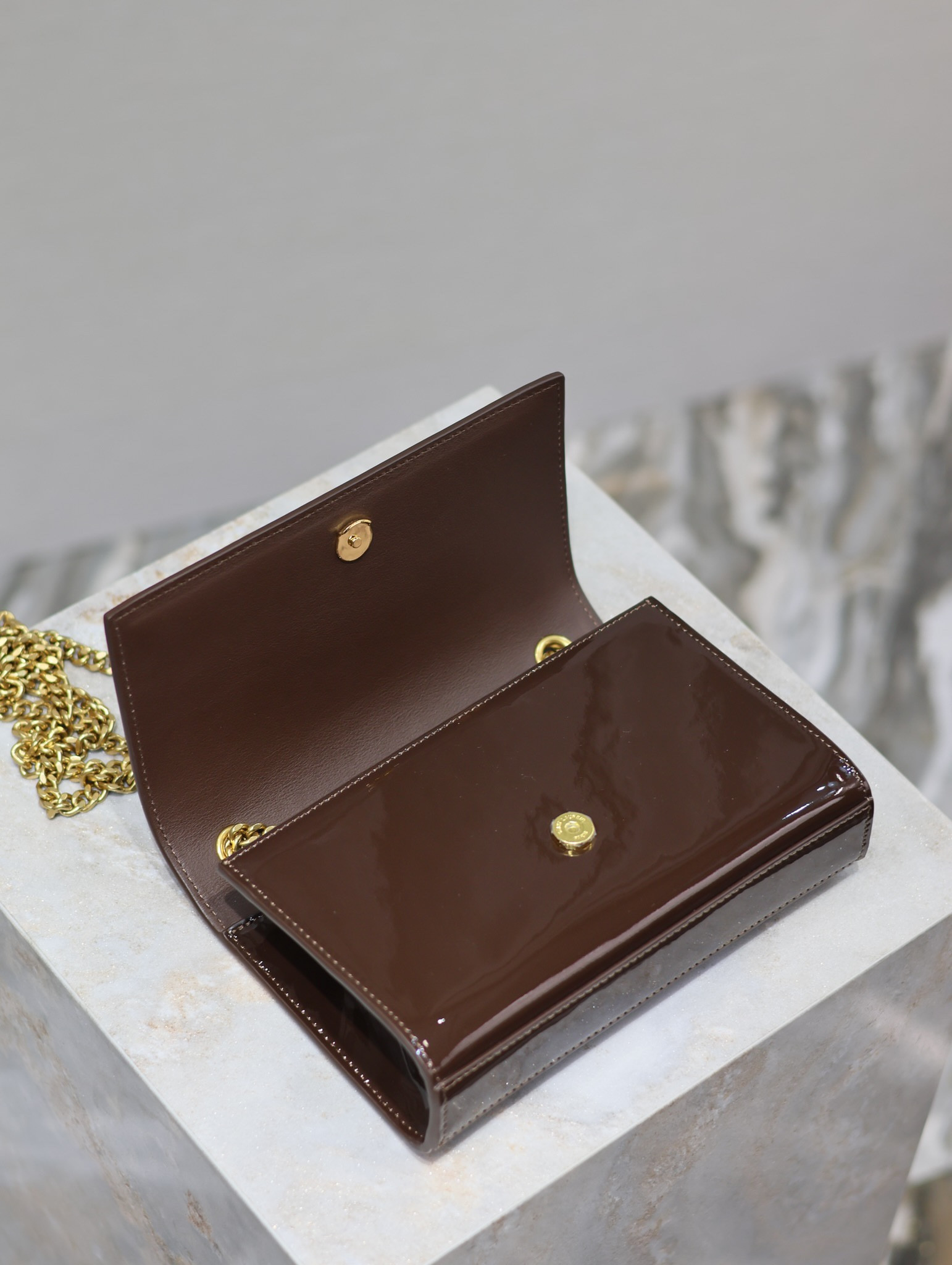 YSL KATE SMALL IN SHINY LEATHER COFFEE 7.8 X 4.9 X 1.9 INCHES