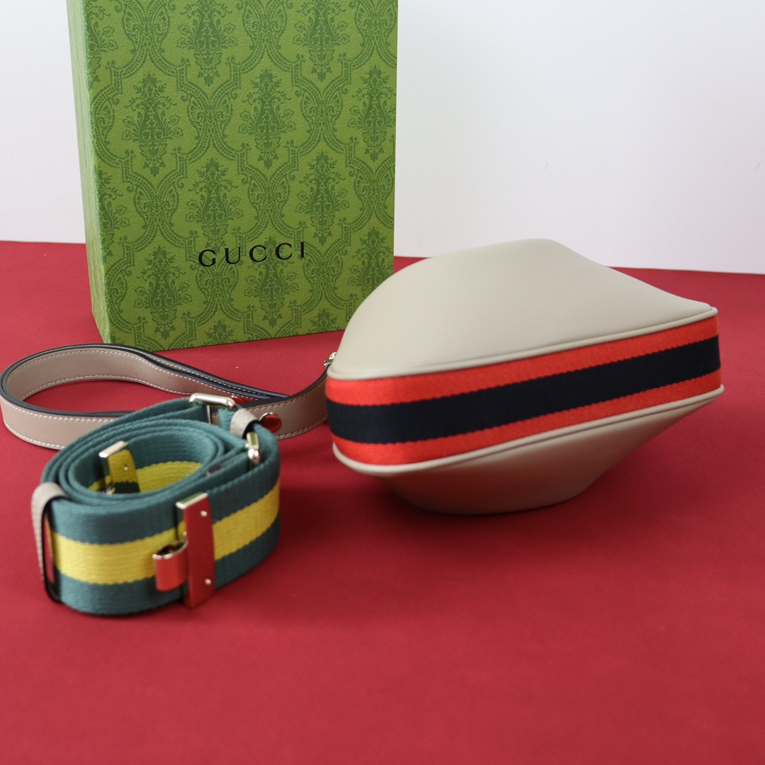 GUCCI ATTACHE SMALL SHOULDER BAG GRAY 9"W x 8.7"H x 2"D