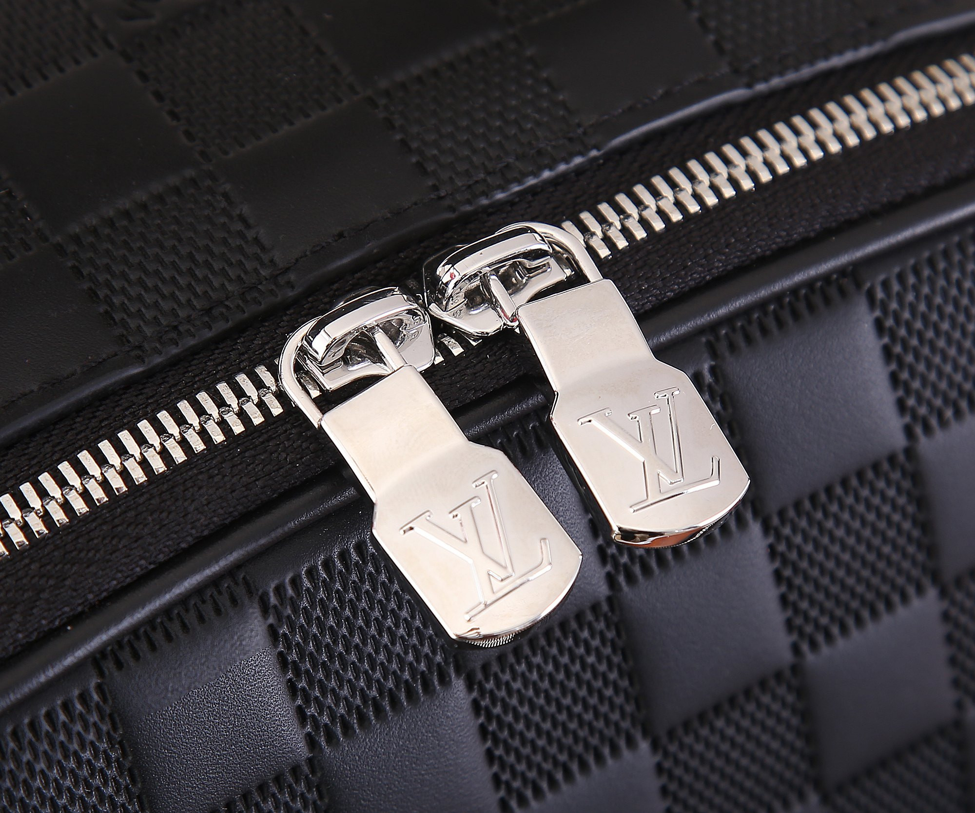 Louis Vuitton N40501 Avenue Backpack 40 x 31 x 15 cm