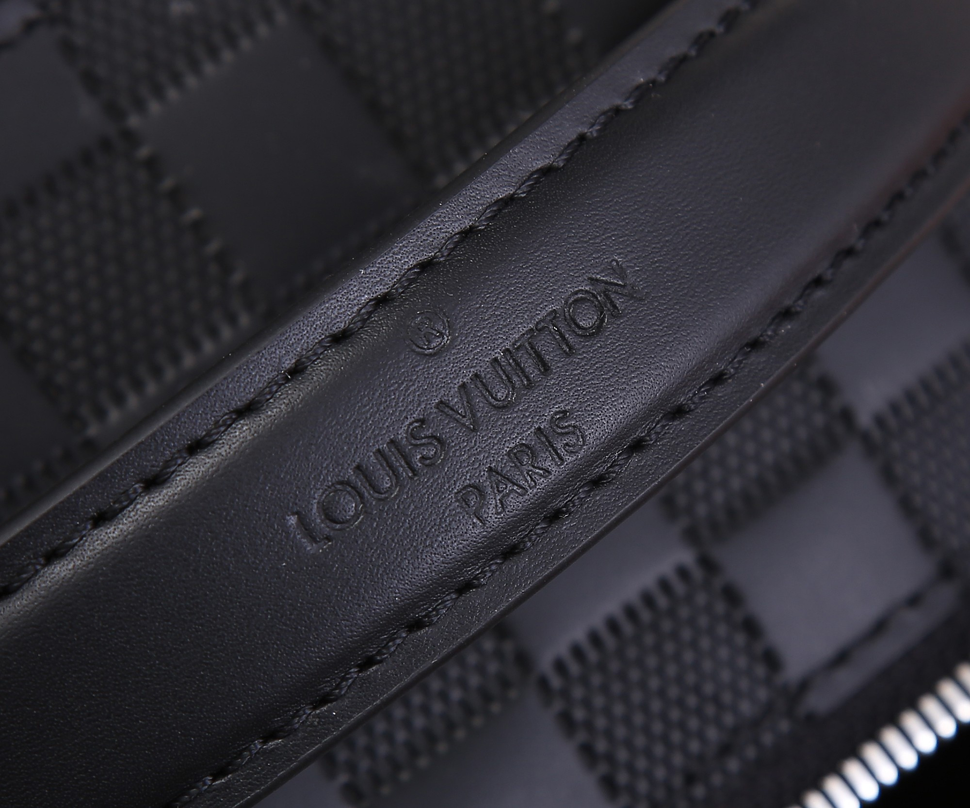 Louis Vuitton N40501 Avenue Backpack 40 x 31 x 15 cm