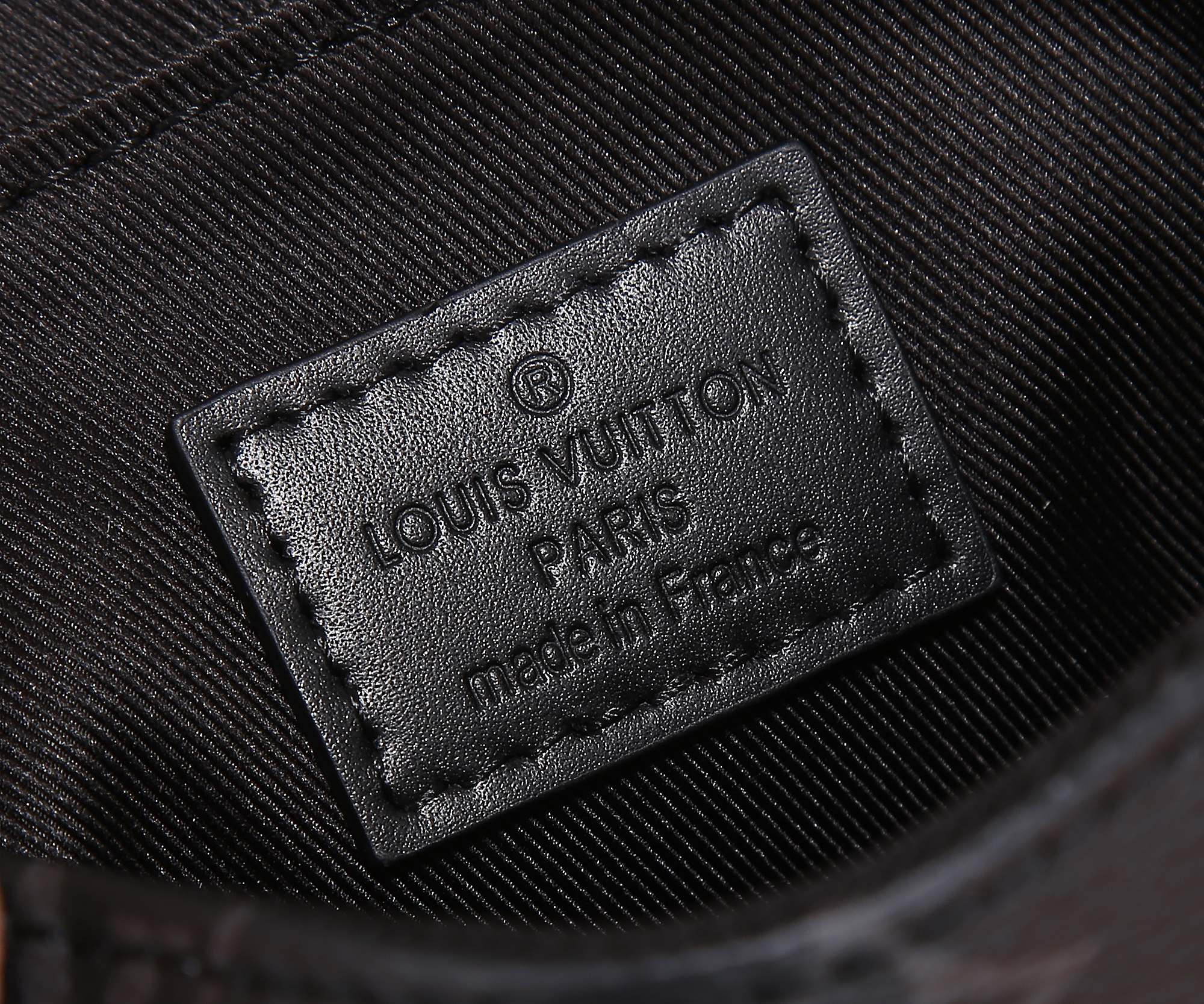 Louis Vuitton LV M82769 Nano Christopher 14 x 19 x 6 cm